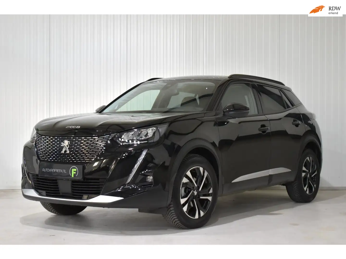 Peugeot 2008 1.2 PureTech Allure | 1E EIG | DEALER | CARPLAY | Noir - 1