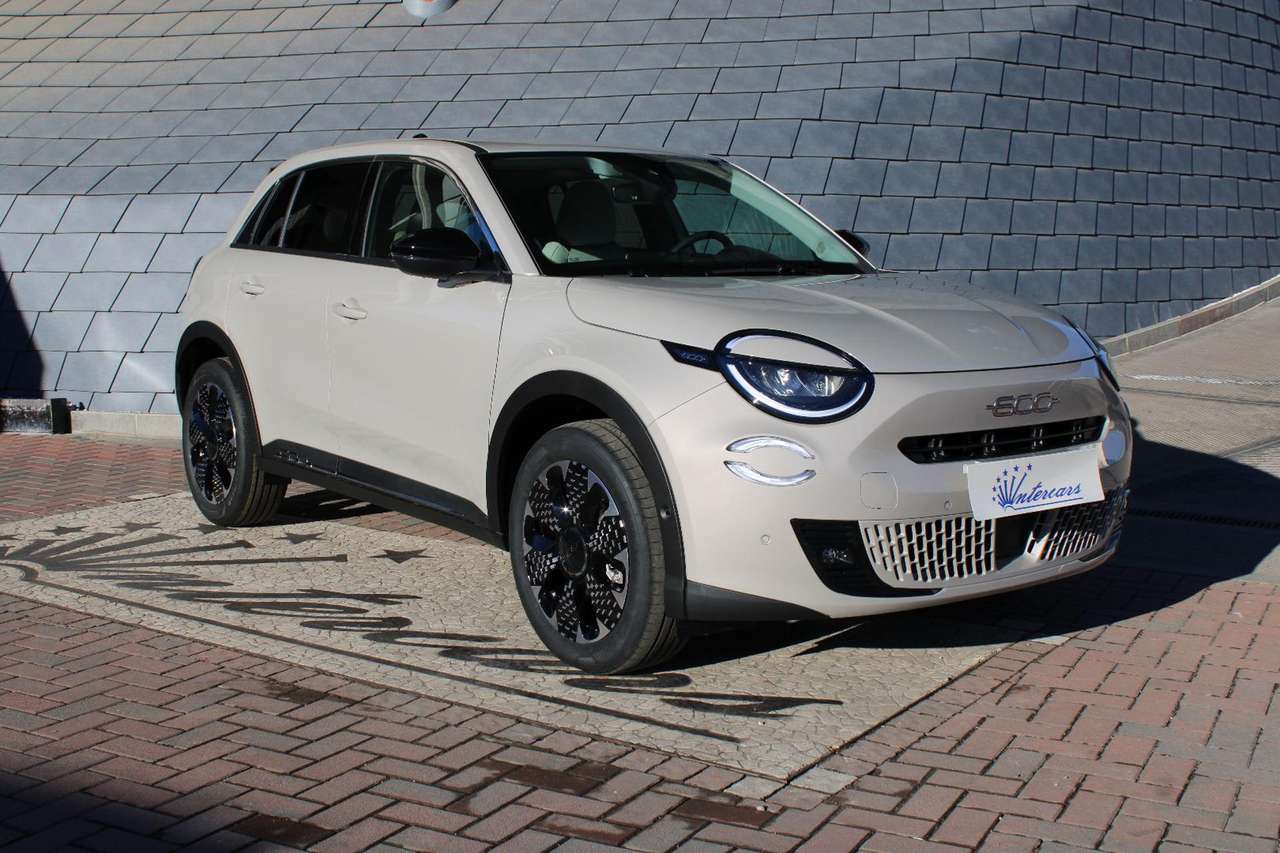 Fiat 600 Hybrid 110 CV DCT MHEV La Prima II