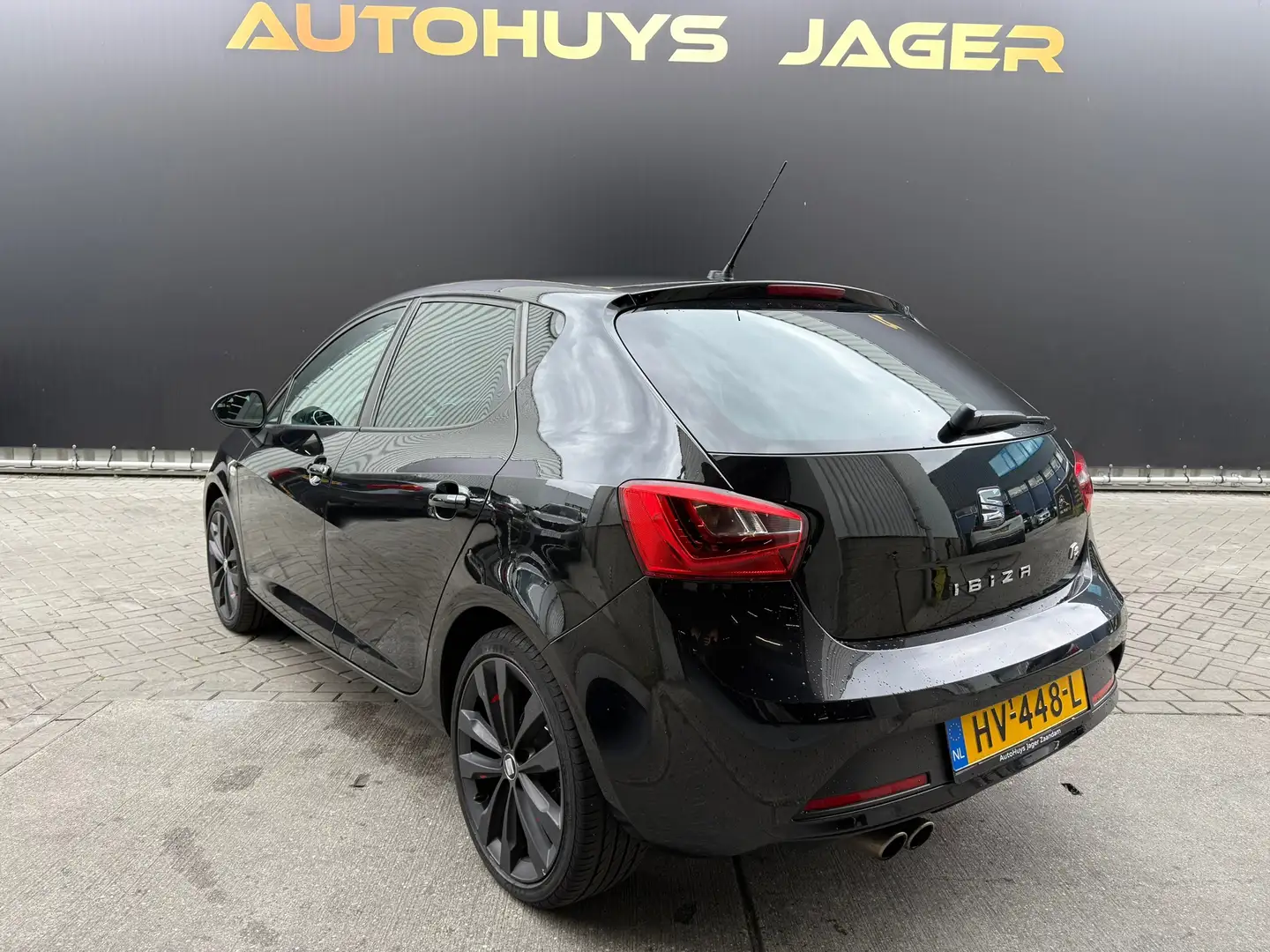 SEAT Ibiza 1.0 EcoTSI FR Connect Zwart - 2