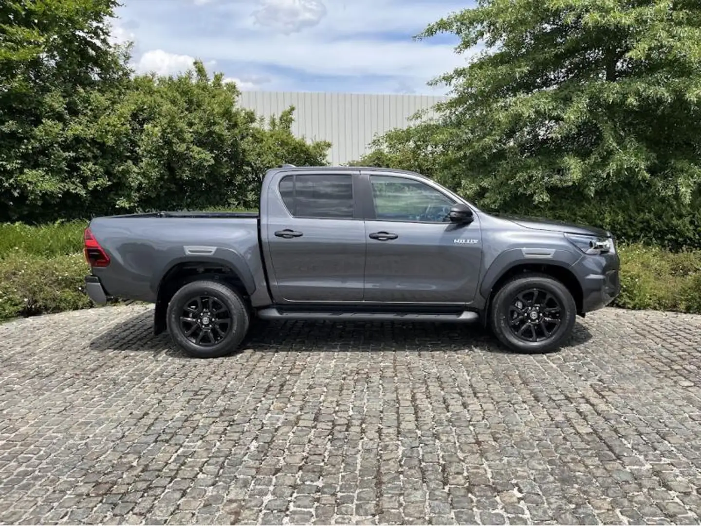Toyota Hilux Invincible Noir - 2