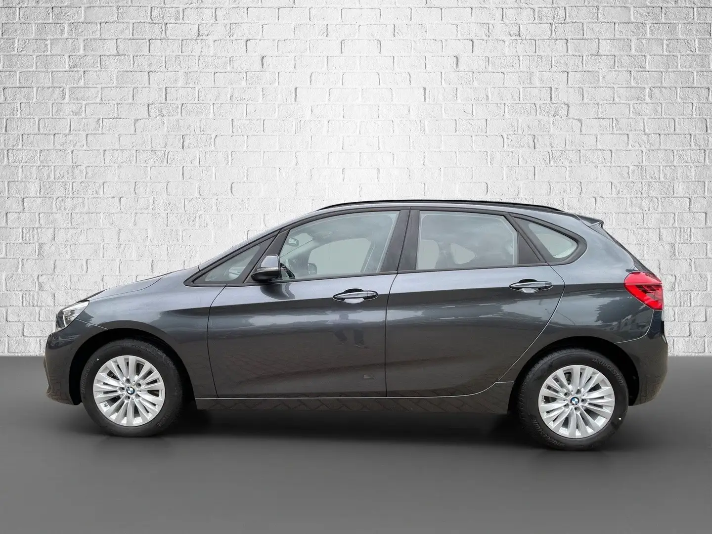 BMW 218 Baureihe 2 Active Tourer 2.0 AT - 220 i Grau - 2
