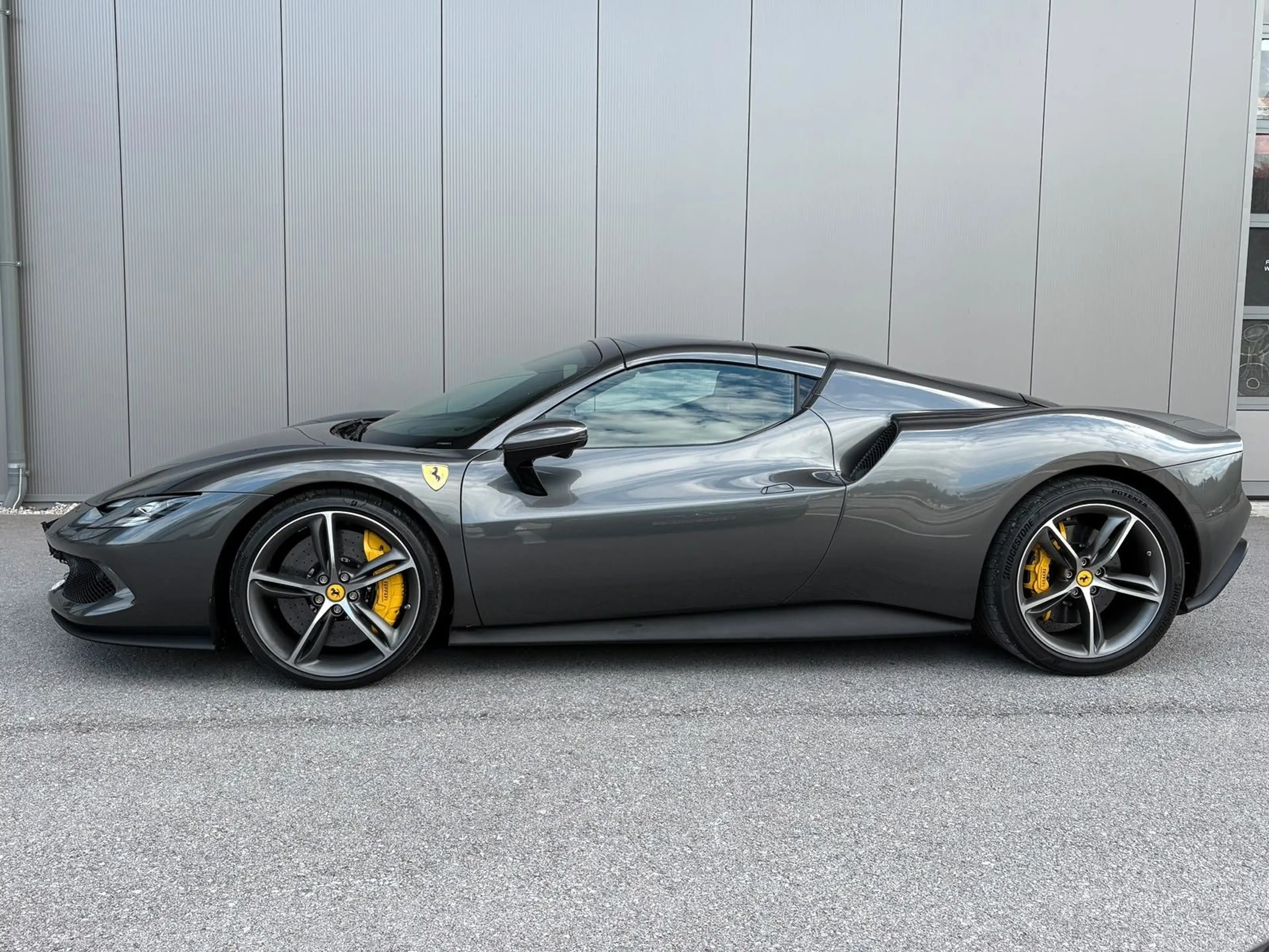 Ferrari 296 GTS *1 Hand*MwSt.* — photo 2