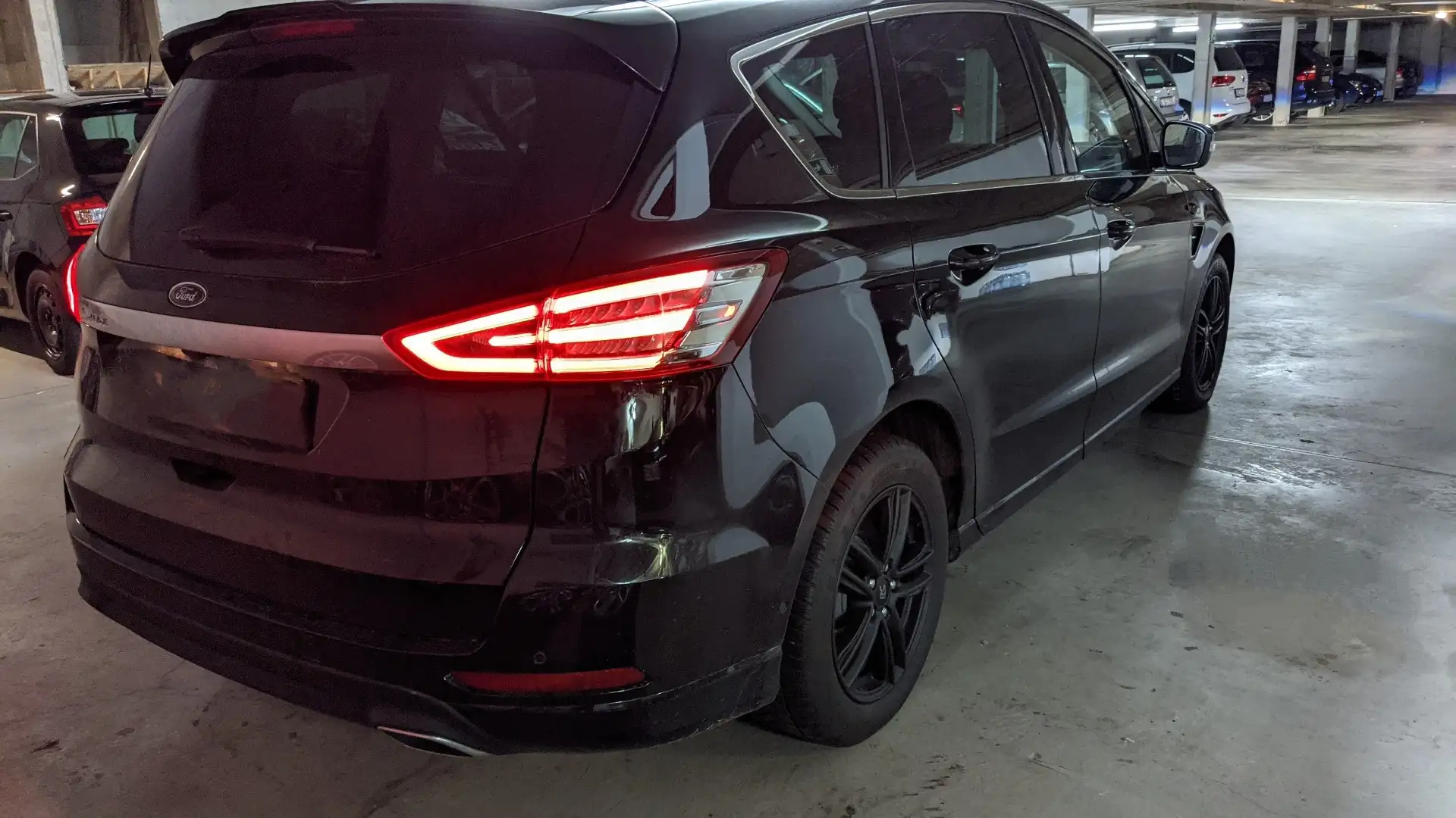 Ford S-Max 2.0 TDCi Bi-Turbo Aut. Titanium Czarny - 1