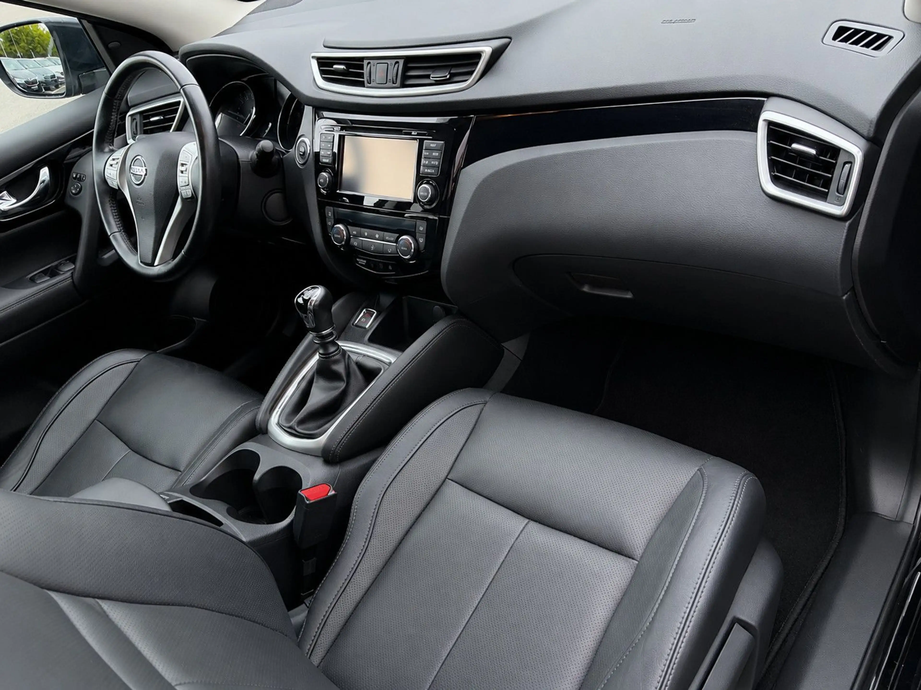 Nissan Qashqai Black Edition 4x4 N-Connecta 1.6 LED 360 — photo 4