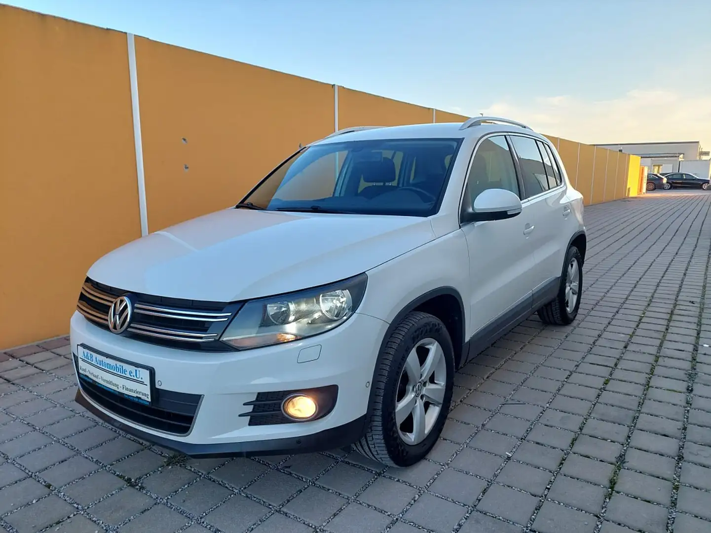 Volkswagen Tiguan 2,0 TDI Style BMT DPF Erster Besitz Wit - 1