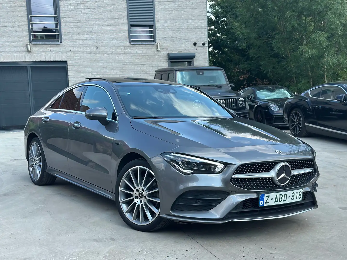 Mercedes-Benz CLA 250 CLA 250 e AMG *Toit/ Caméra 360/ LED* Garantie Grijs - 2