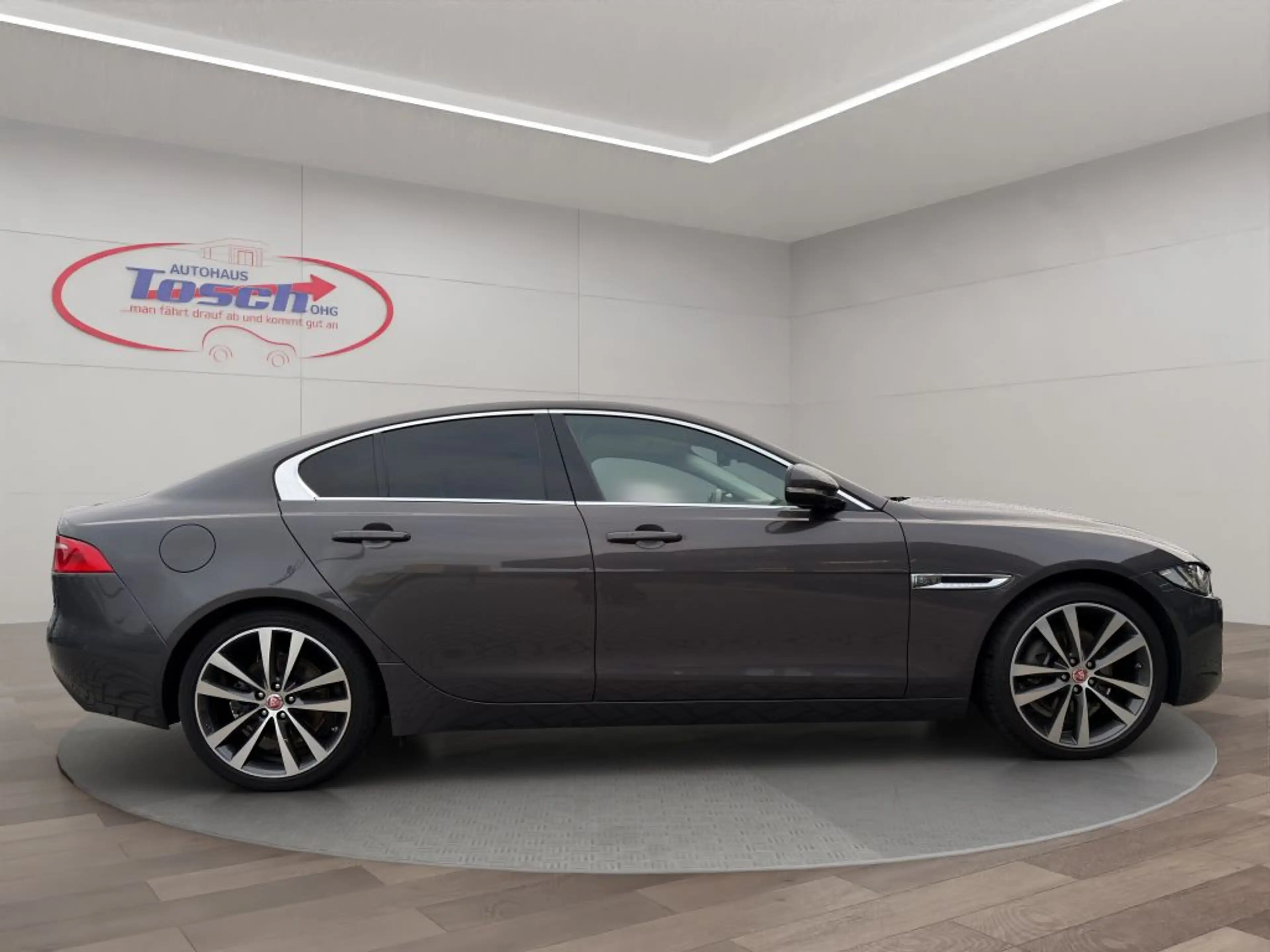 Jaguar XE 20d Aut. Portfolio — photo 13