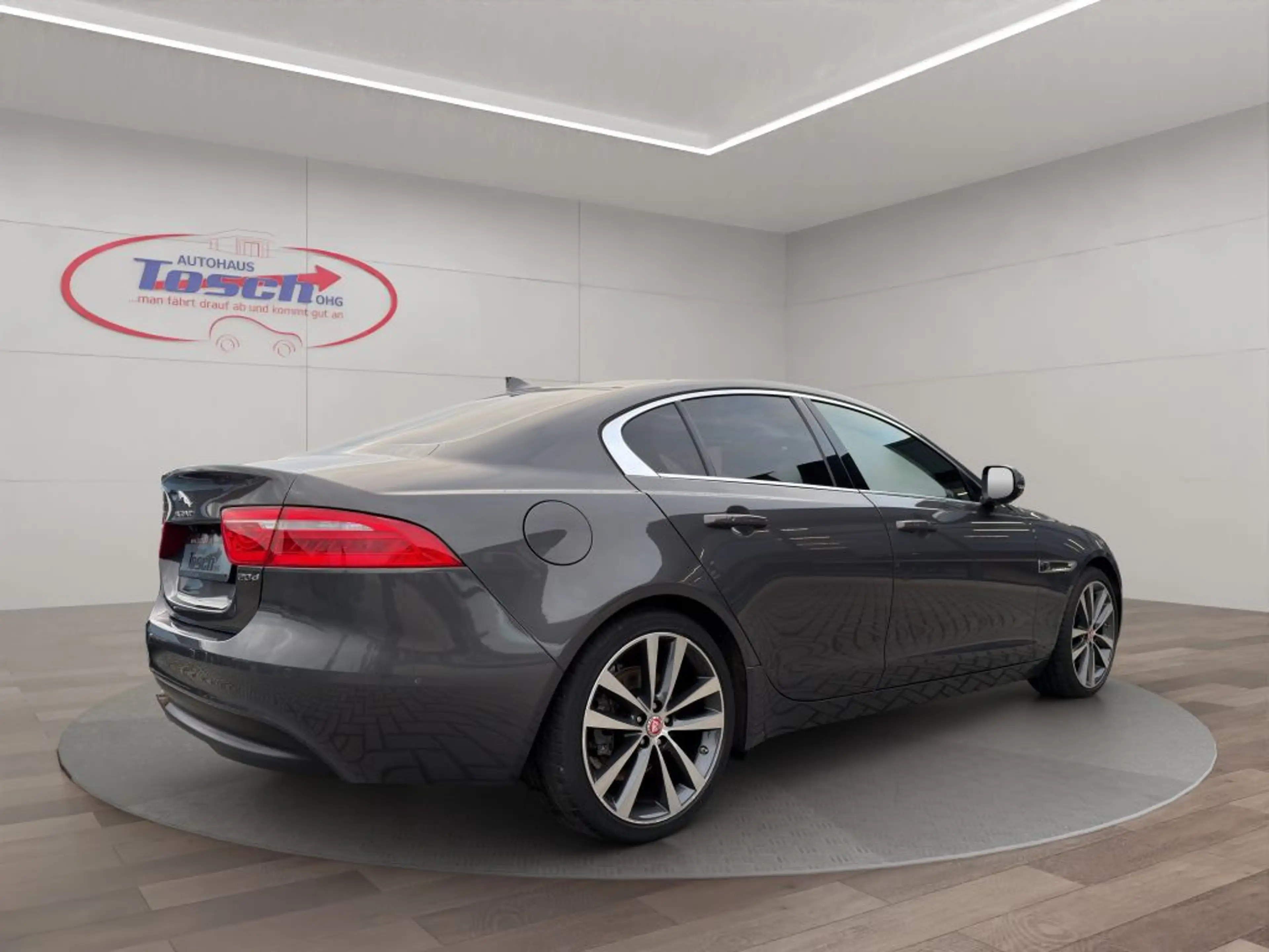 Jaguar XE 20d Aut. Portfolio — photo 6