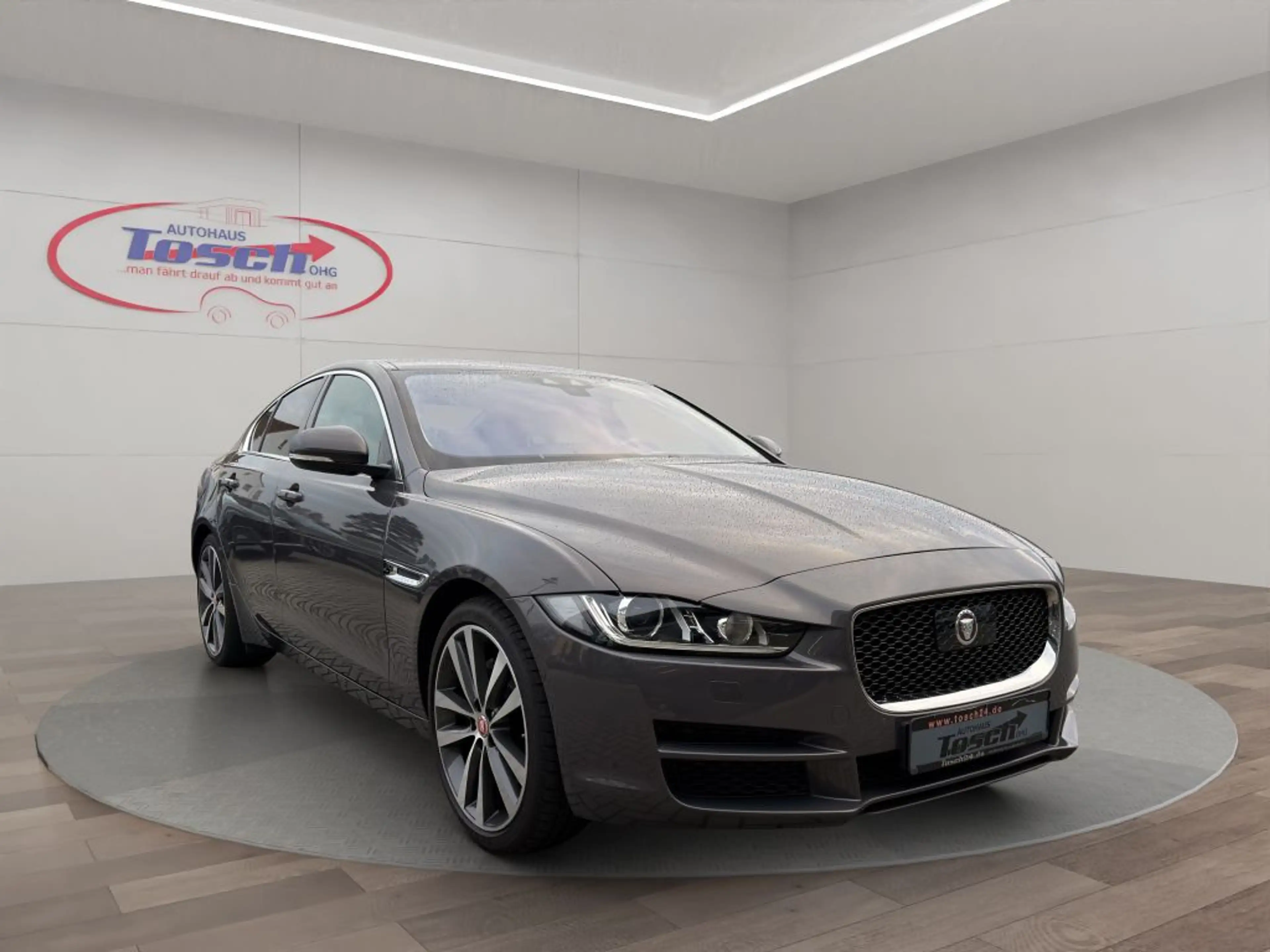 Jaguar XE 20d Aut. Portfolio — photo 8