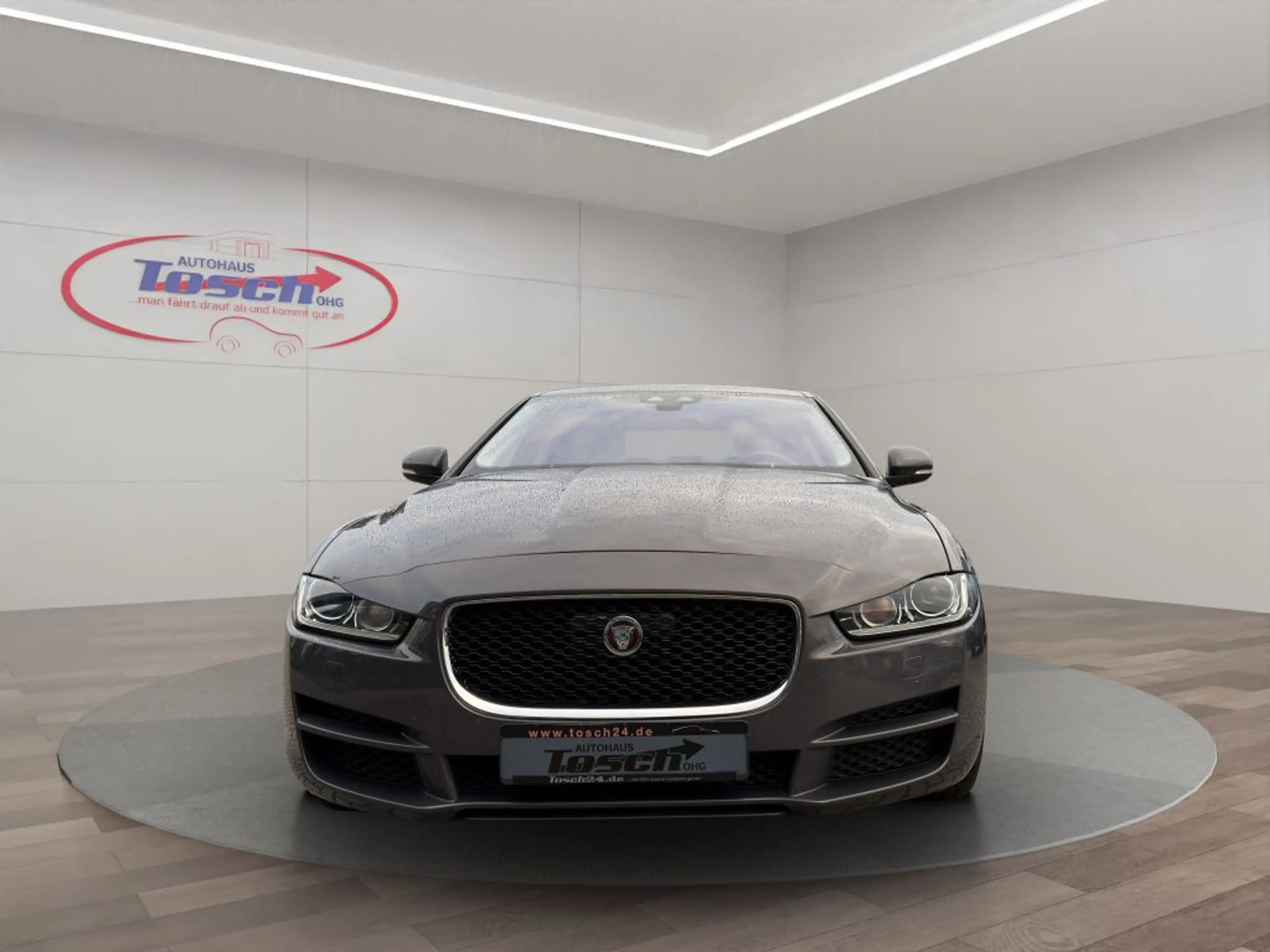 Jaguar XE 20d Aut. Portfolio — photo 3