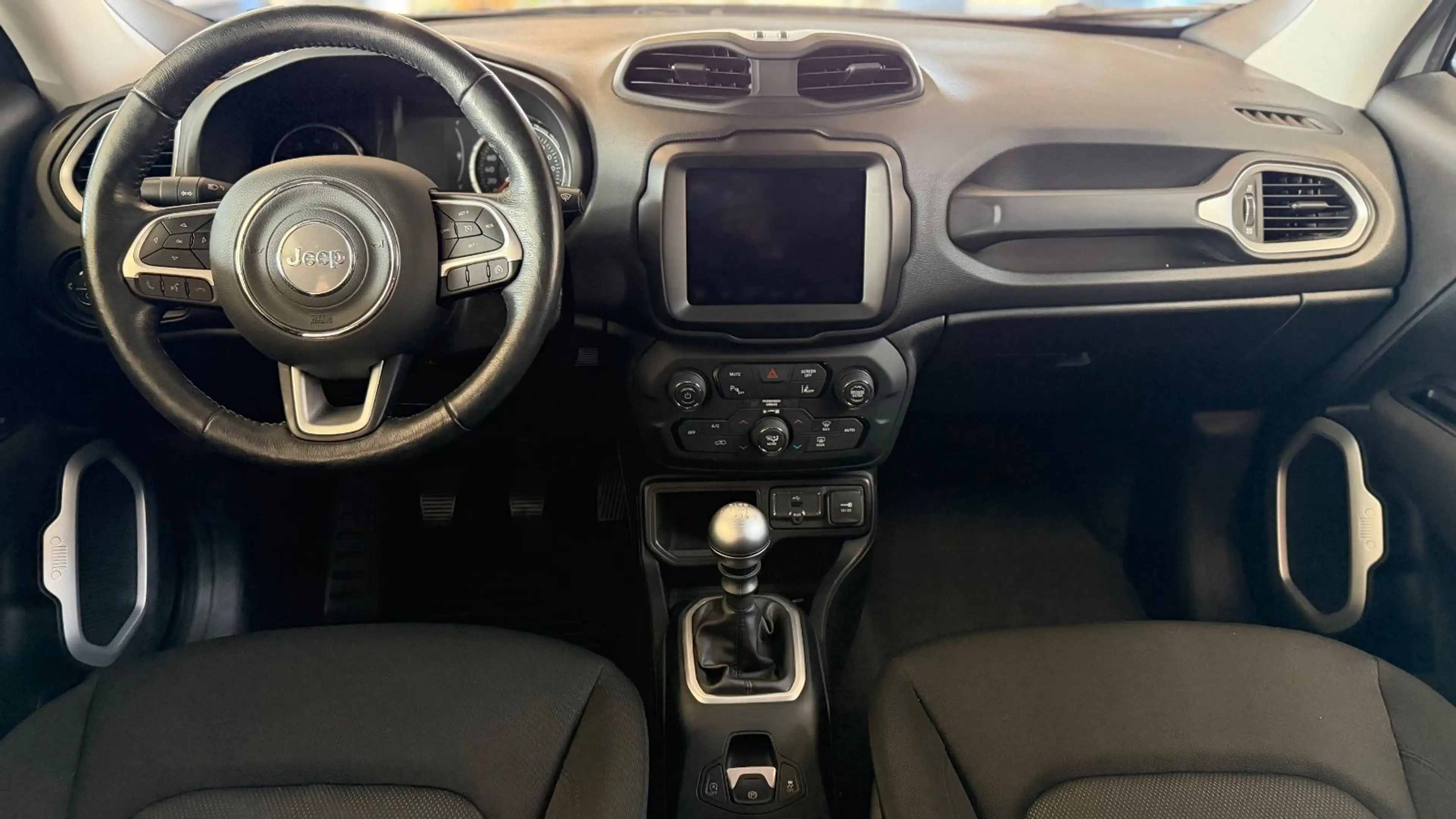 Jeep Renegade Longitude*FWD*35971KM* 1HD*AHK*SHZ*TEMP — photo 13