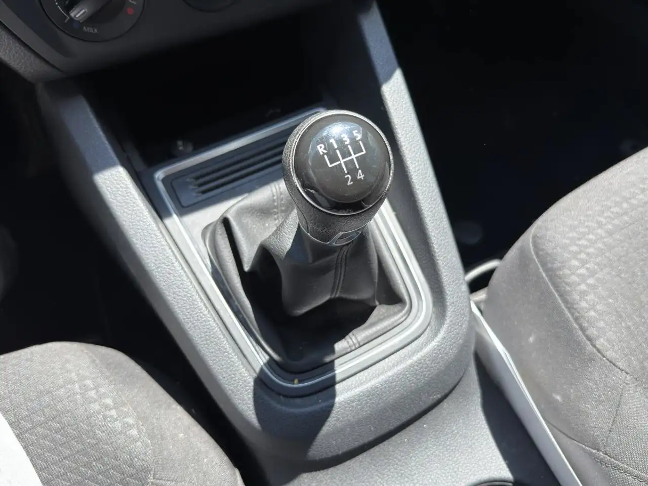 Volkswagen Jetta снимка Volkswagen Jetta