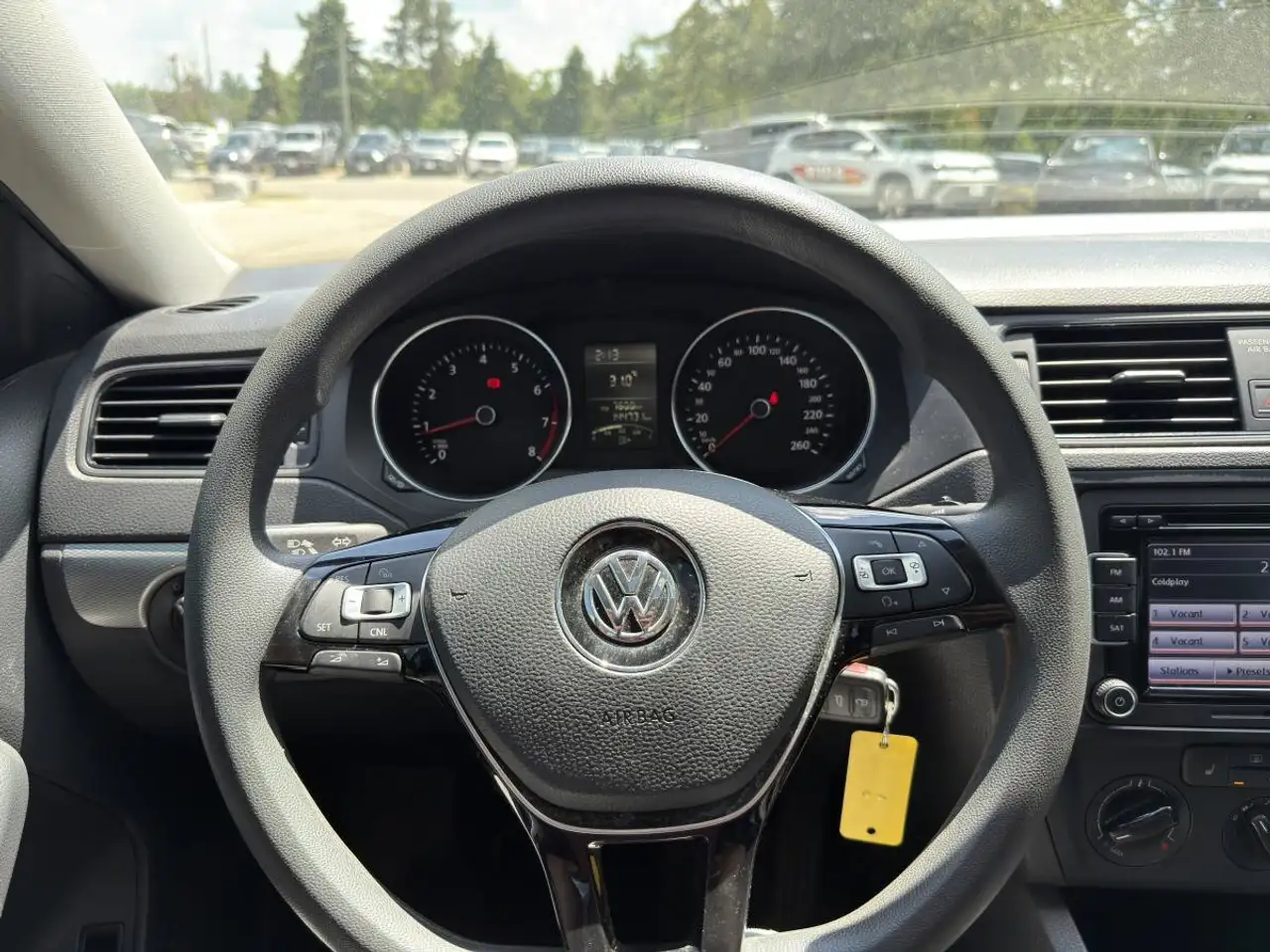 Volkswagen Jetta снимка Volkswagen Jetta