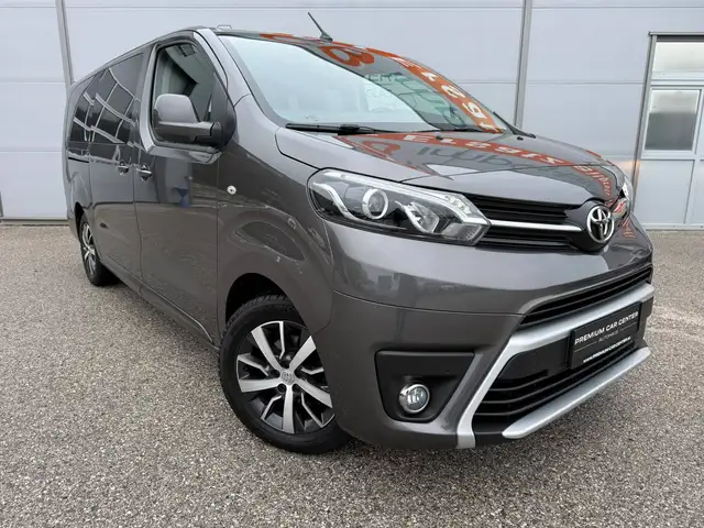 Toyota Proace Verso 2.0 D-4D Lang Aut. XENON / NAVI / KAMERA / 8 SITZER