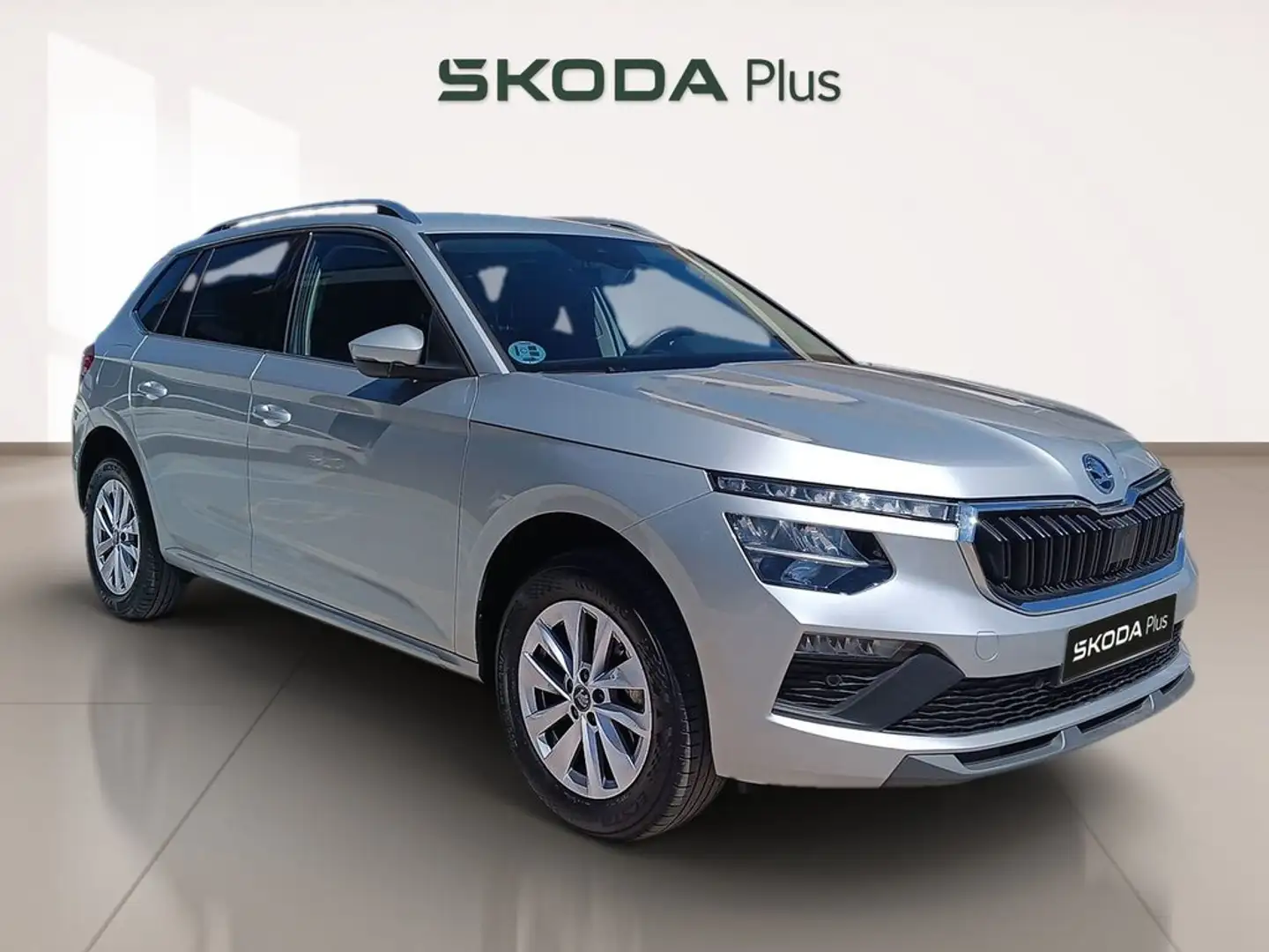 Skoda Kamiq 1.0 TSI Selection DSG7 85kW Plateado - 1