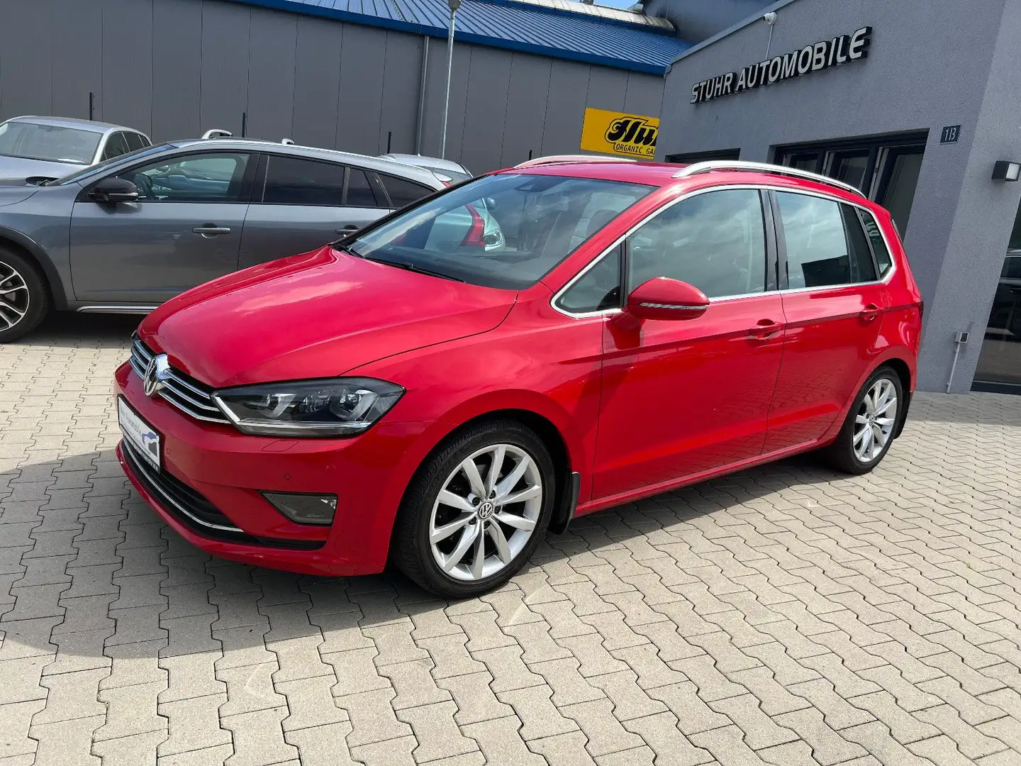 Volkswagen Golf Sportsvan VII 1.4 High Aut. Assis Navi AHK 1 Rouge - 1