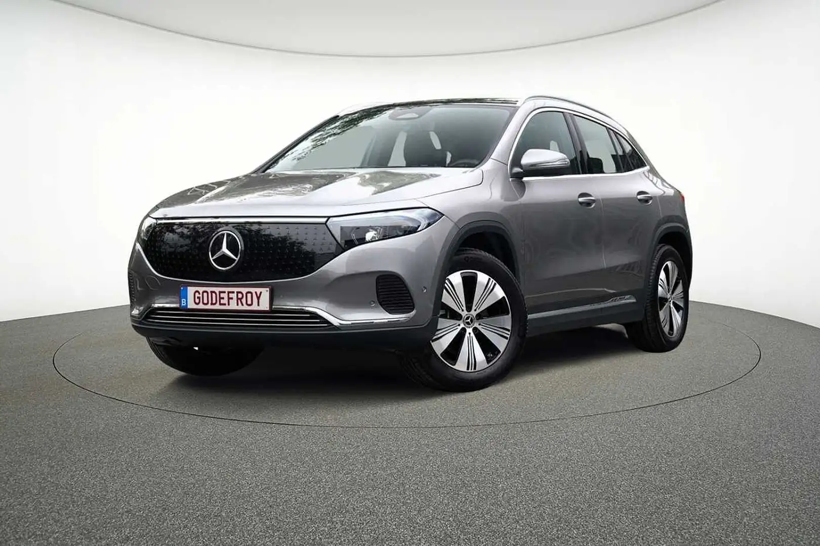 Mercedes-Benz EQA 300 4MATIC Pano Grau - 1