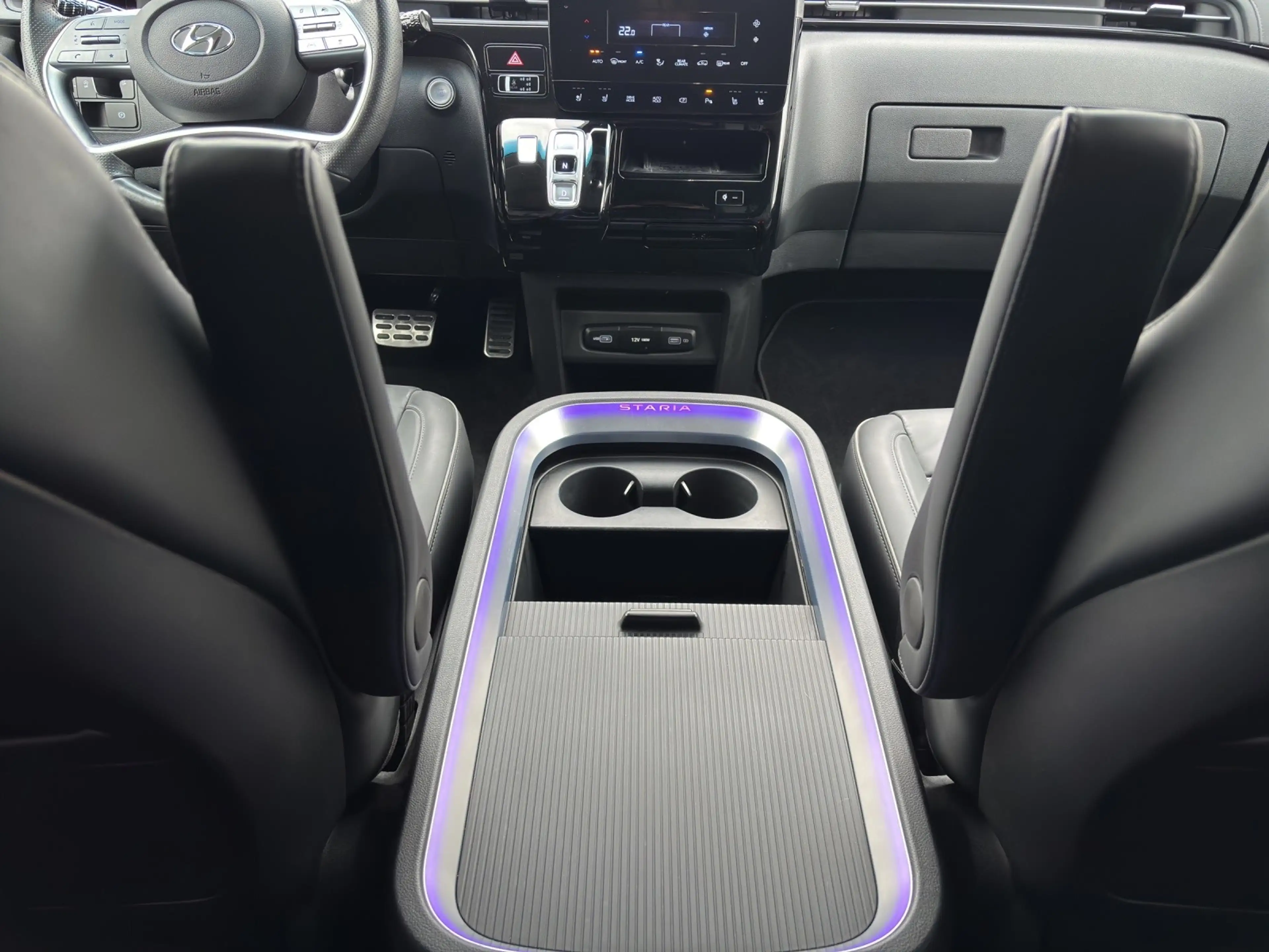 Hyundai STARIA 2.2 CRDi DCT Signature PANO/NSCC/BOSE — photo 11