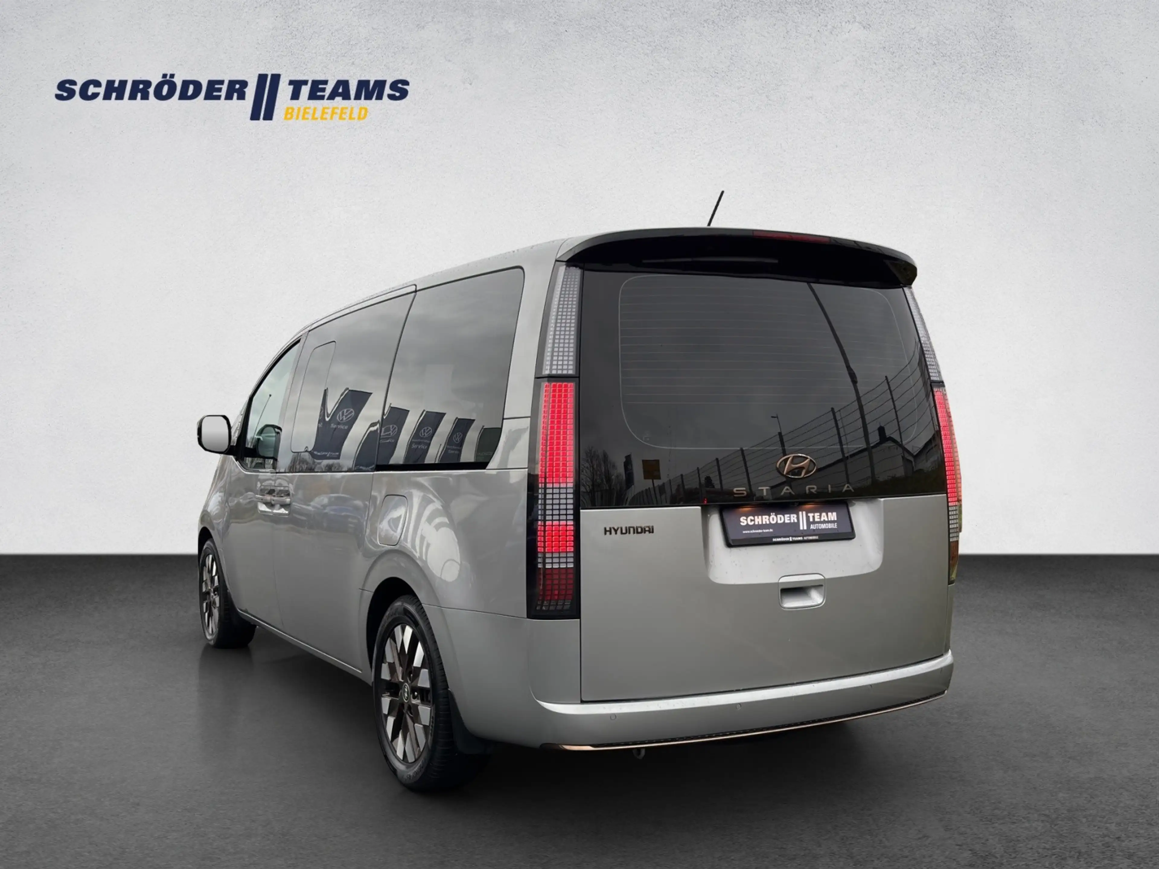 Hyundai STARIA 2.2 CRDi DCT Signature PANO/NSCC/BOSE — photo 3