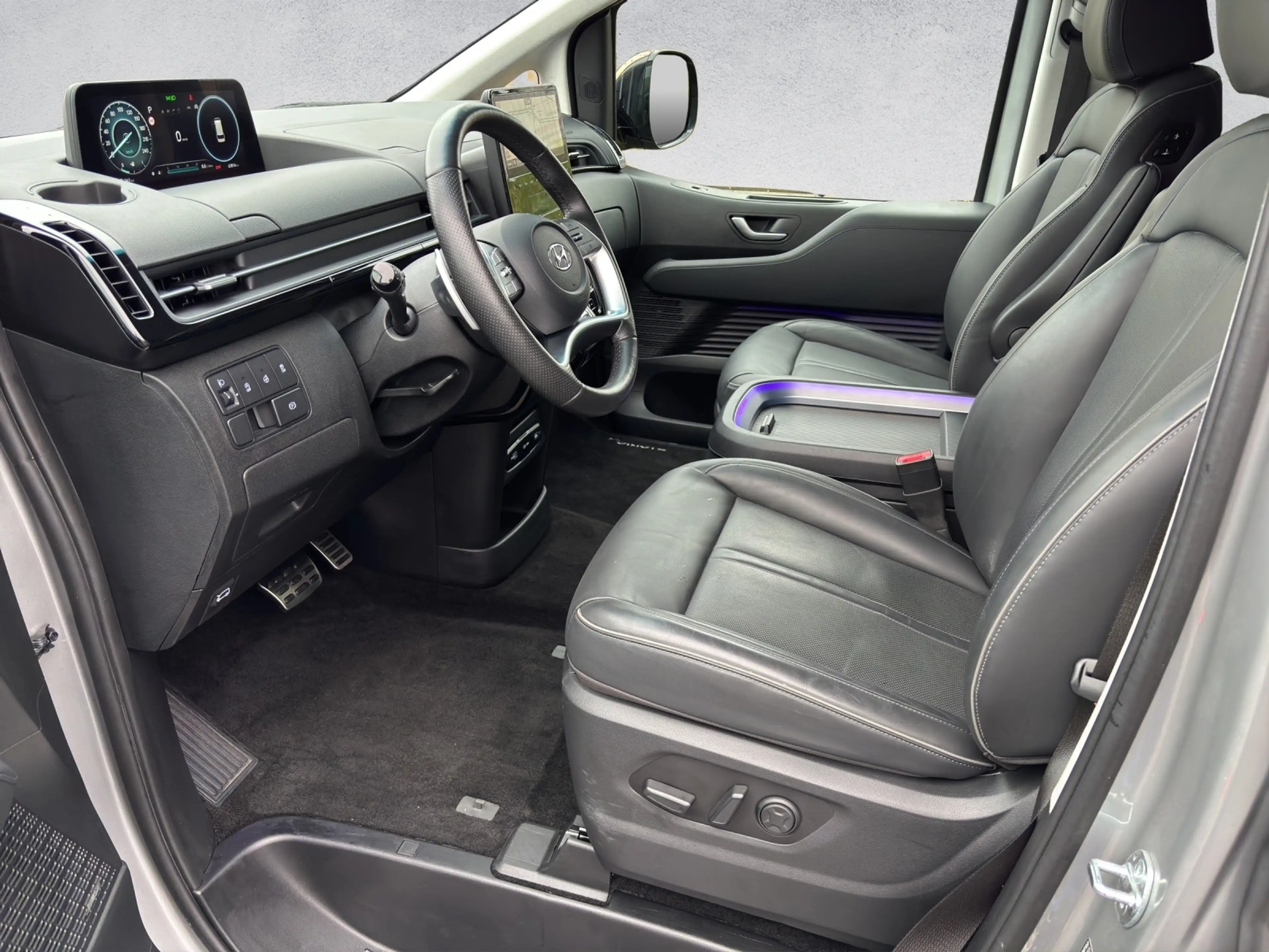 Hyundai STARIA 2.2 CRDi DCT Signature PANO/NSCC/BOSE — photo 5
