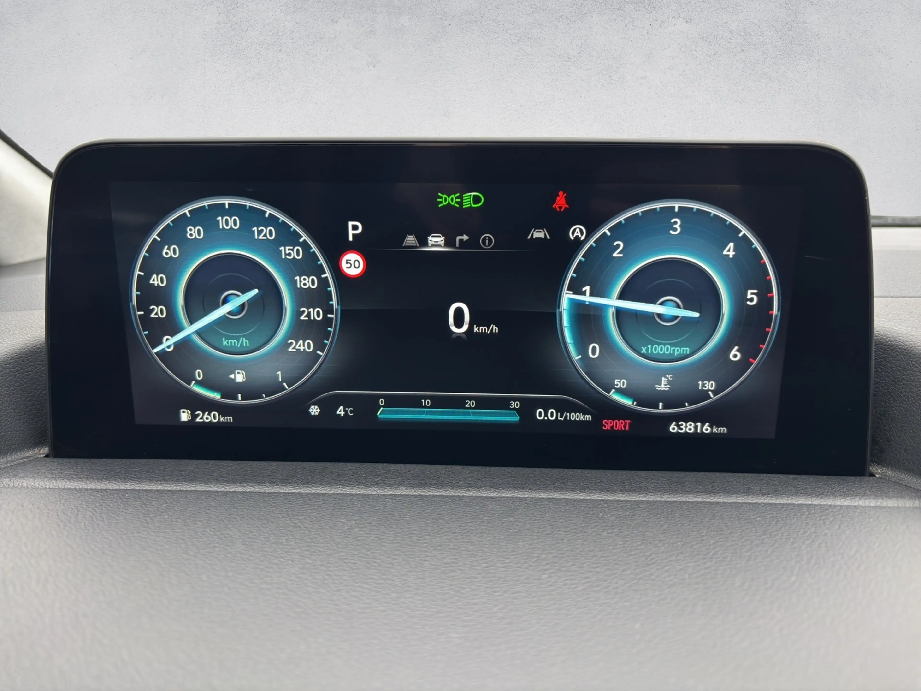 Hyundai STARIA 2.2 CRDi DCT Signature PANO/NSCC/BOSE — photo 9