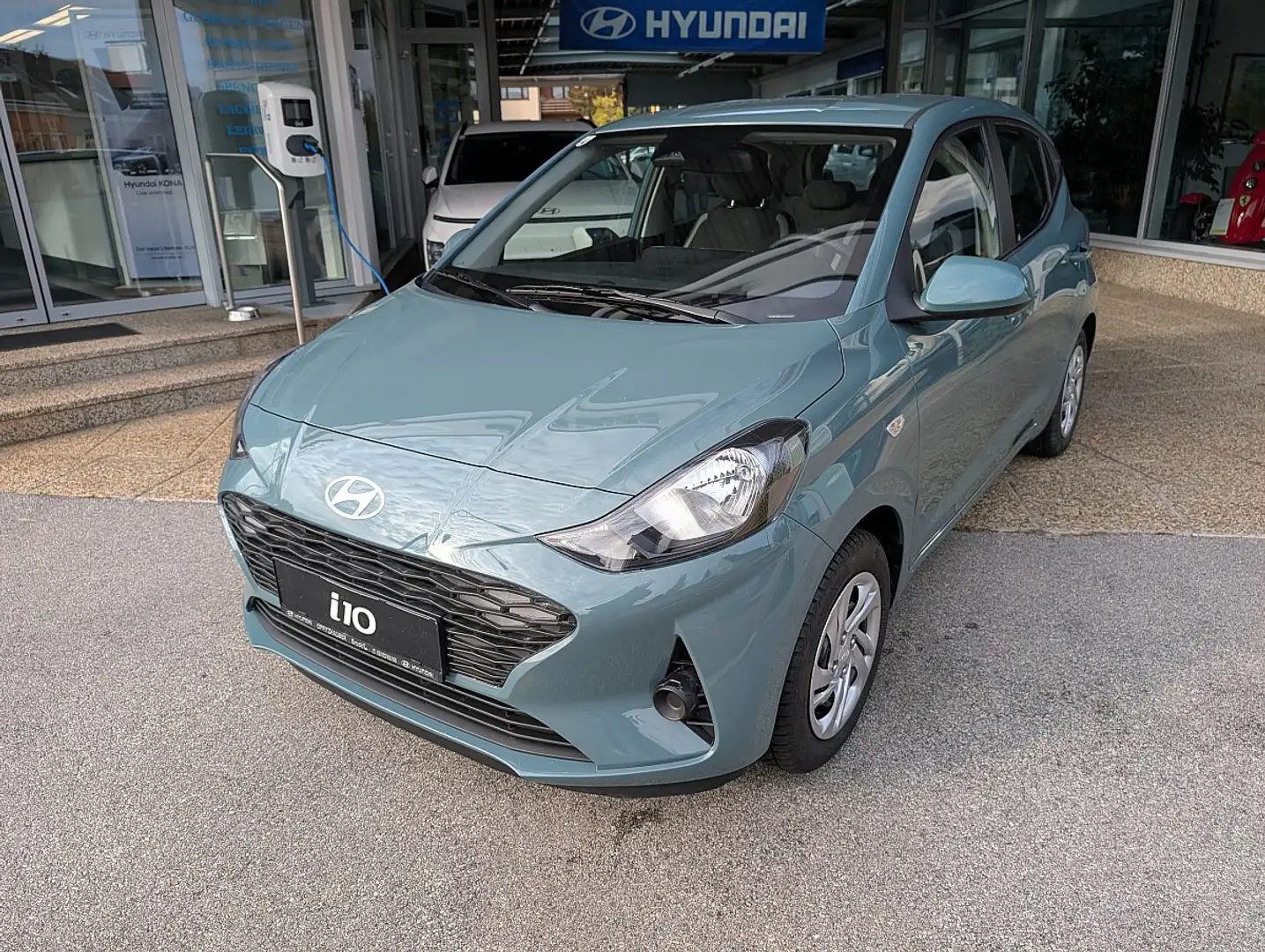 Hyundai i10 1,0 GO Grün - 1