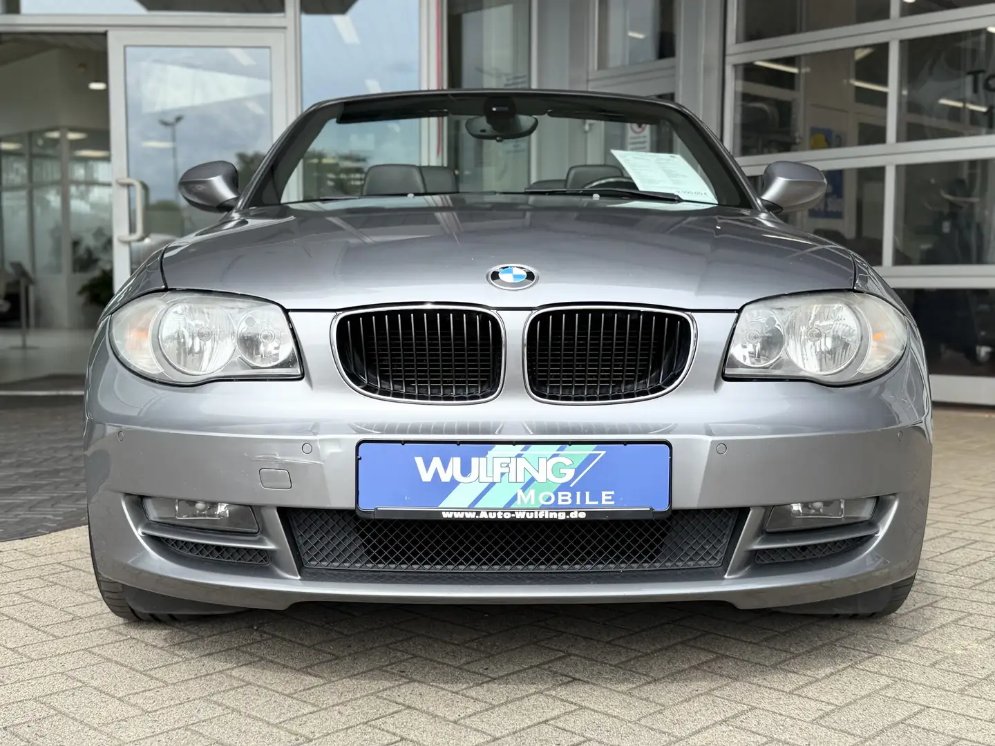 BMW 118 i Cabrio PDC Leder Tempomat Klimaautomatik Grau - 2