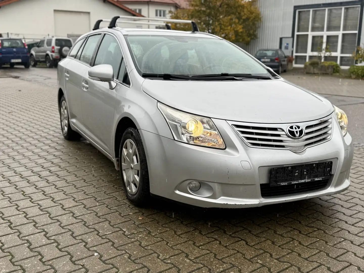 Toyota Avensis Sol Grau - 2