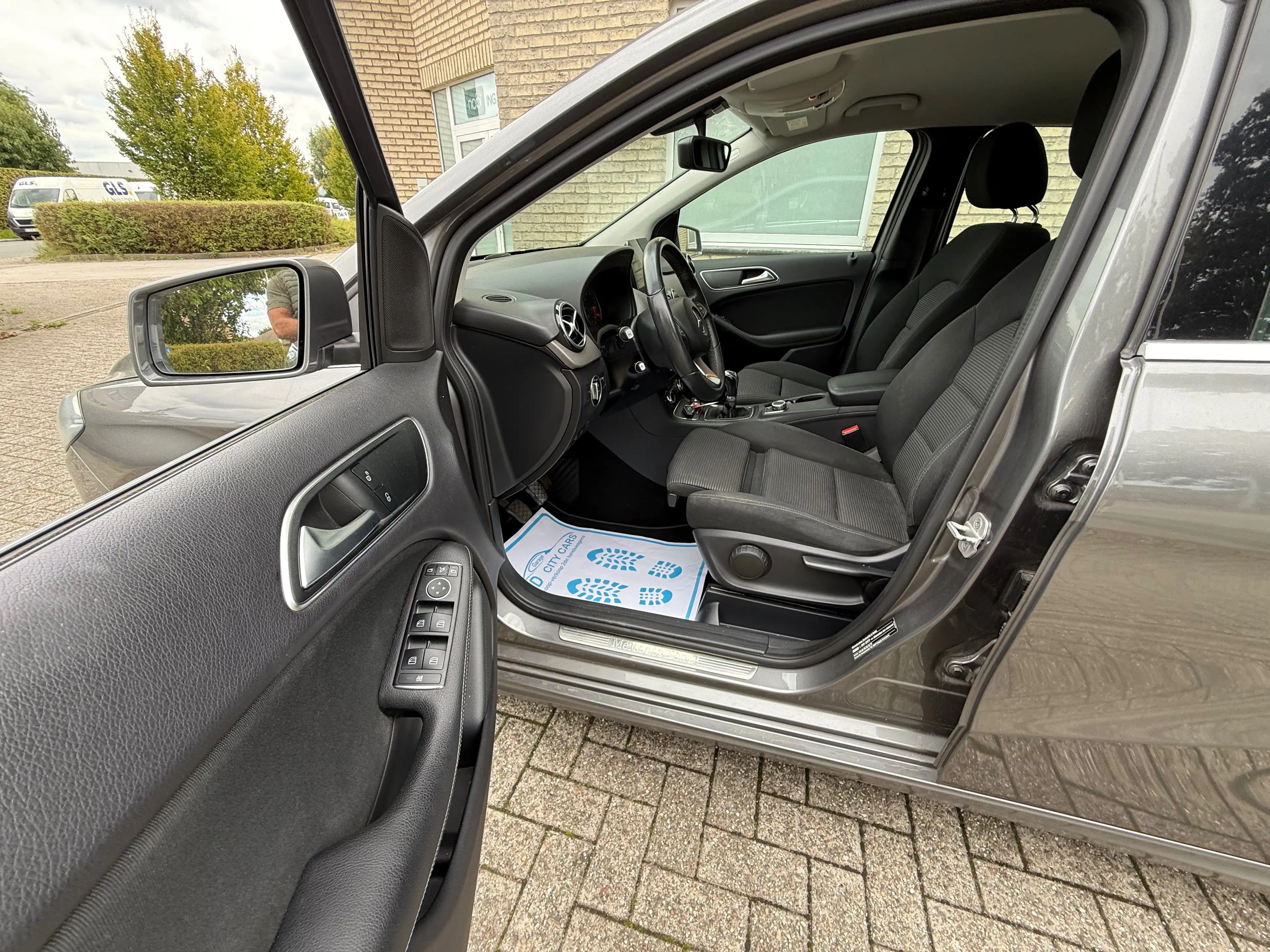 Mercedes-Benz B 180 B 180 BE Edition — photo 10