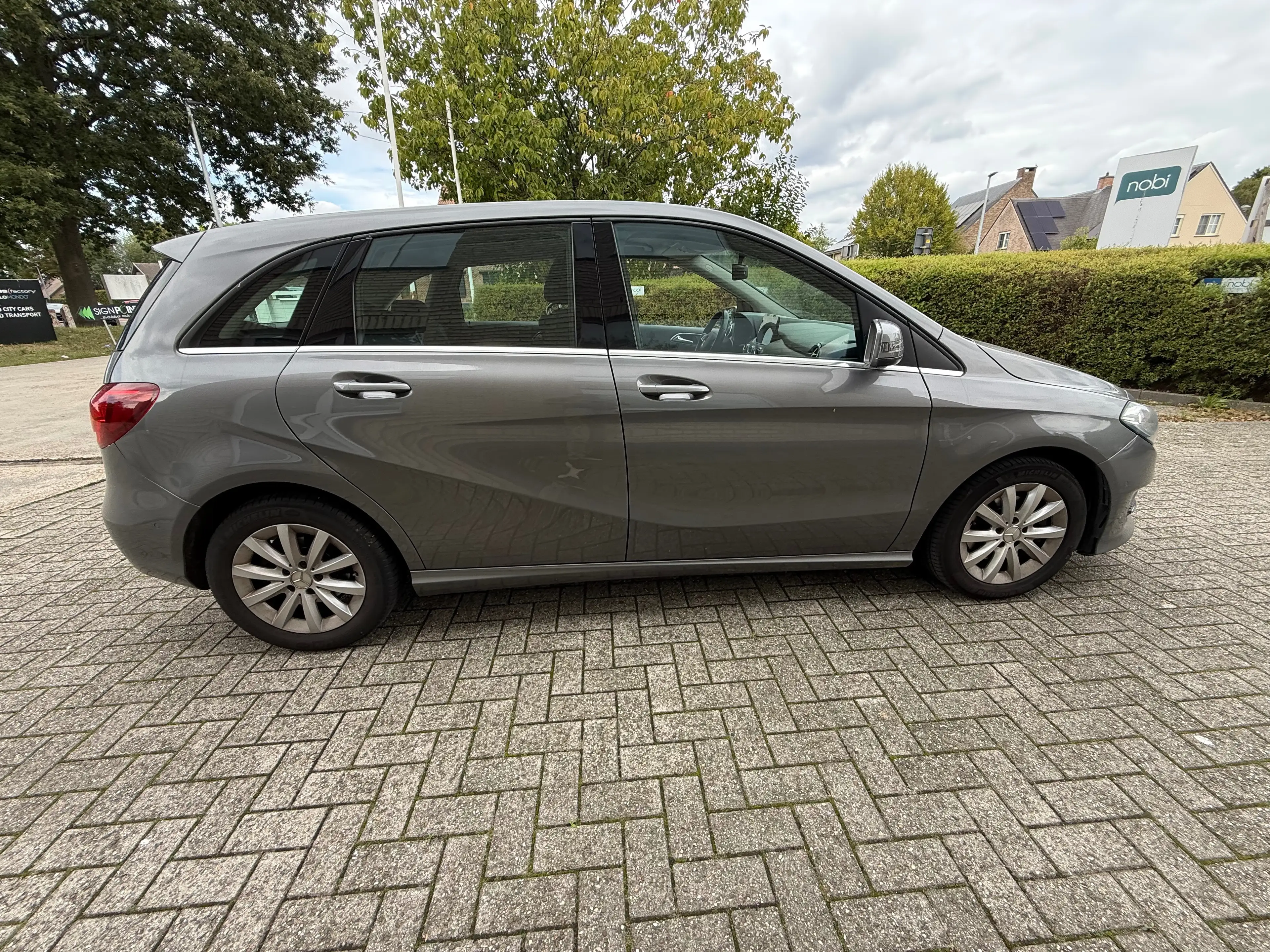 Mercedes-Benz B 180 B 180 BE Edition — photo 4