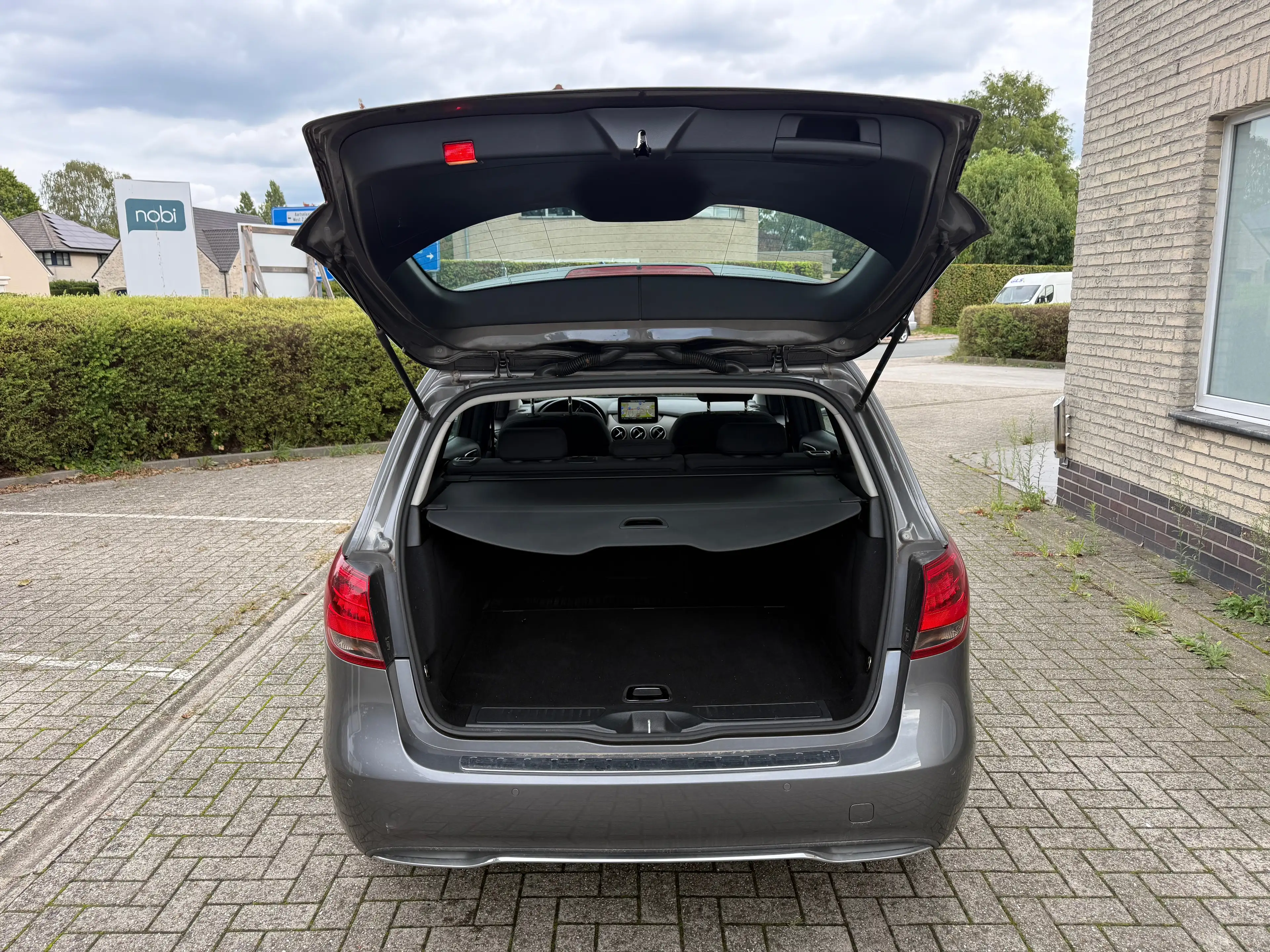 Mercedes-Benz B 180 B 180 BE Edition — photo 8