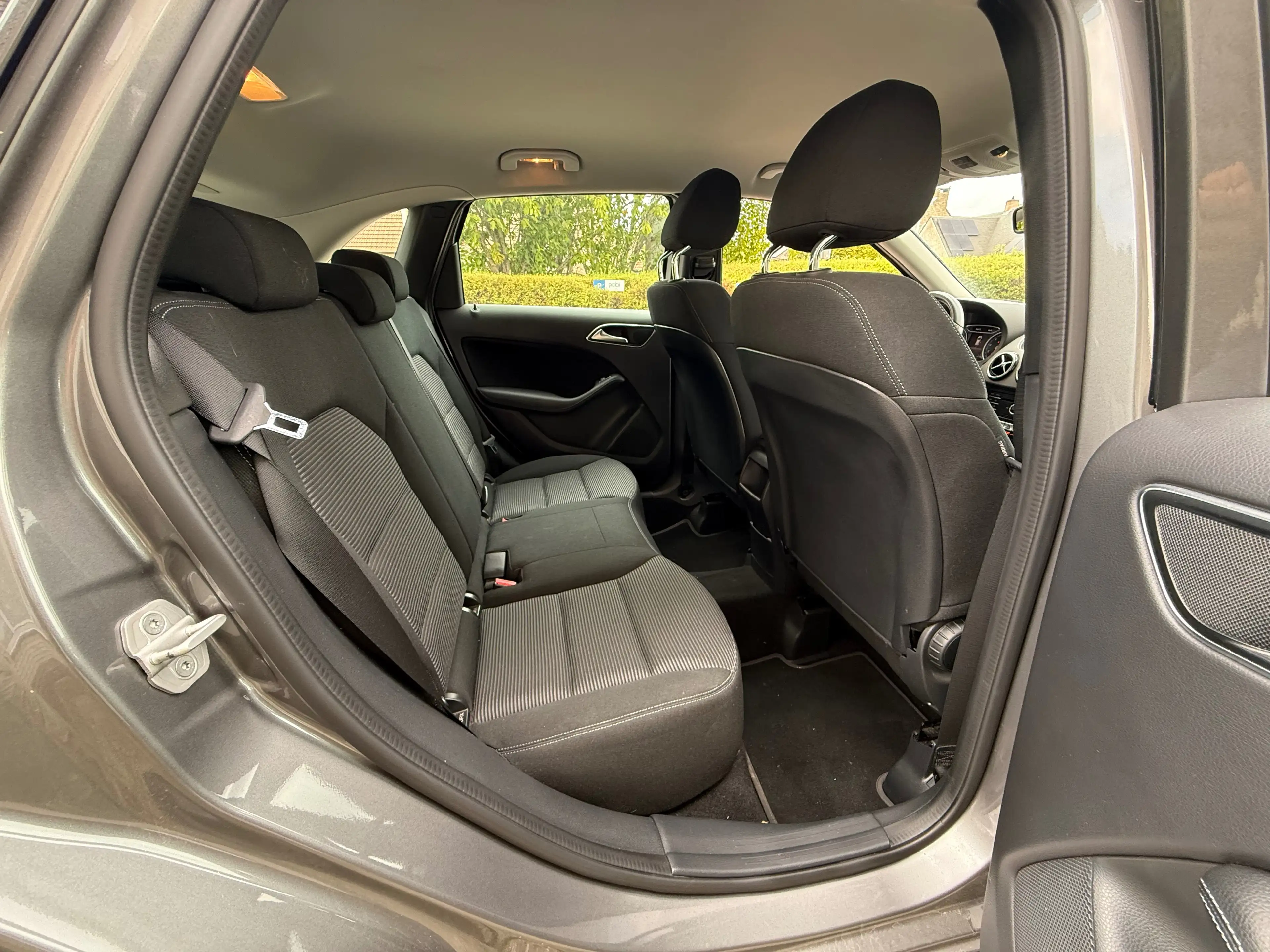 Mercedes-Benz B 180 B 180 BE Edition — photo 15