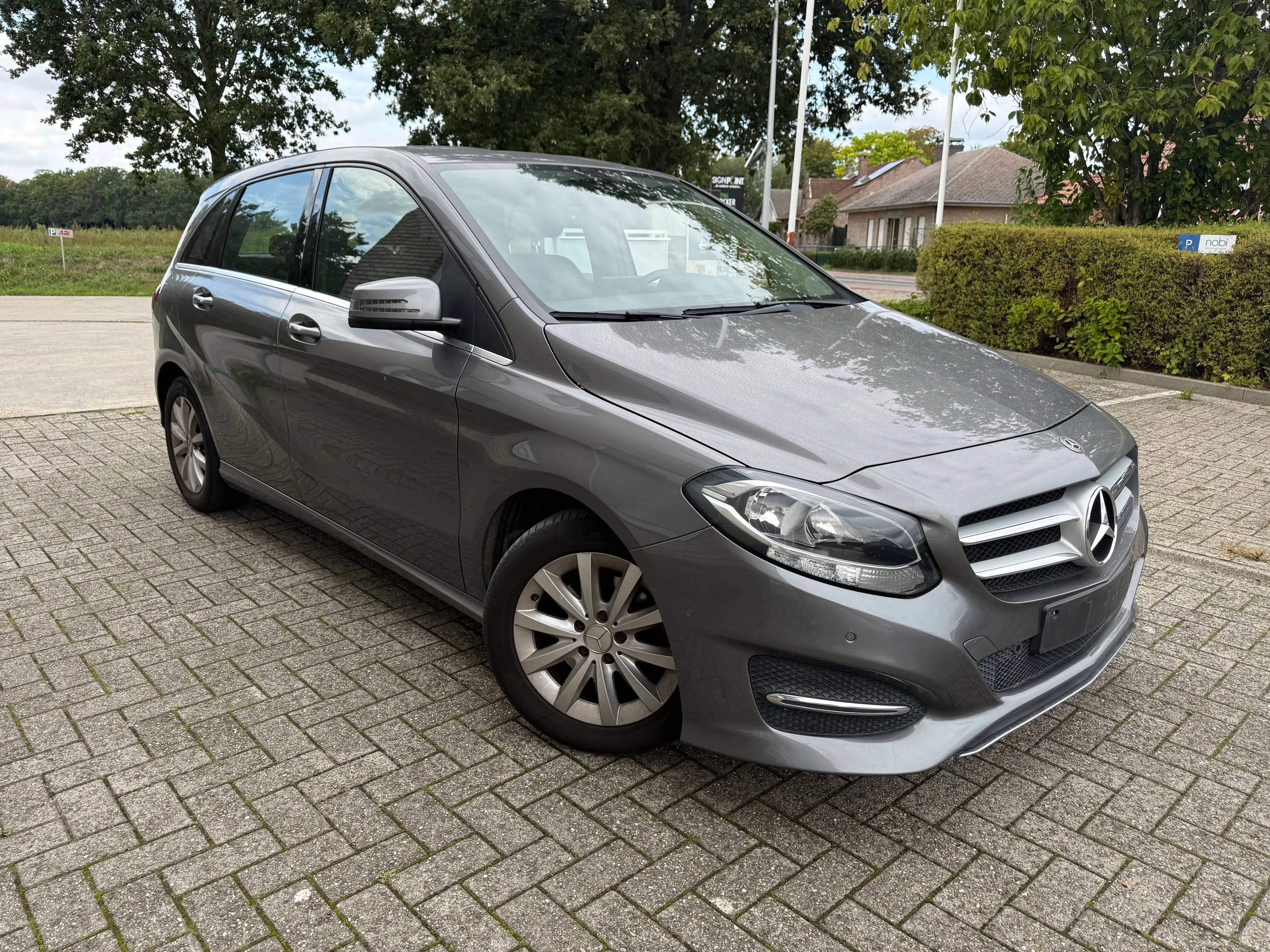 Mercedes-Benz B 180 B 180 BE Edition — photo 3
