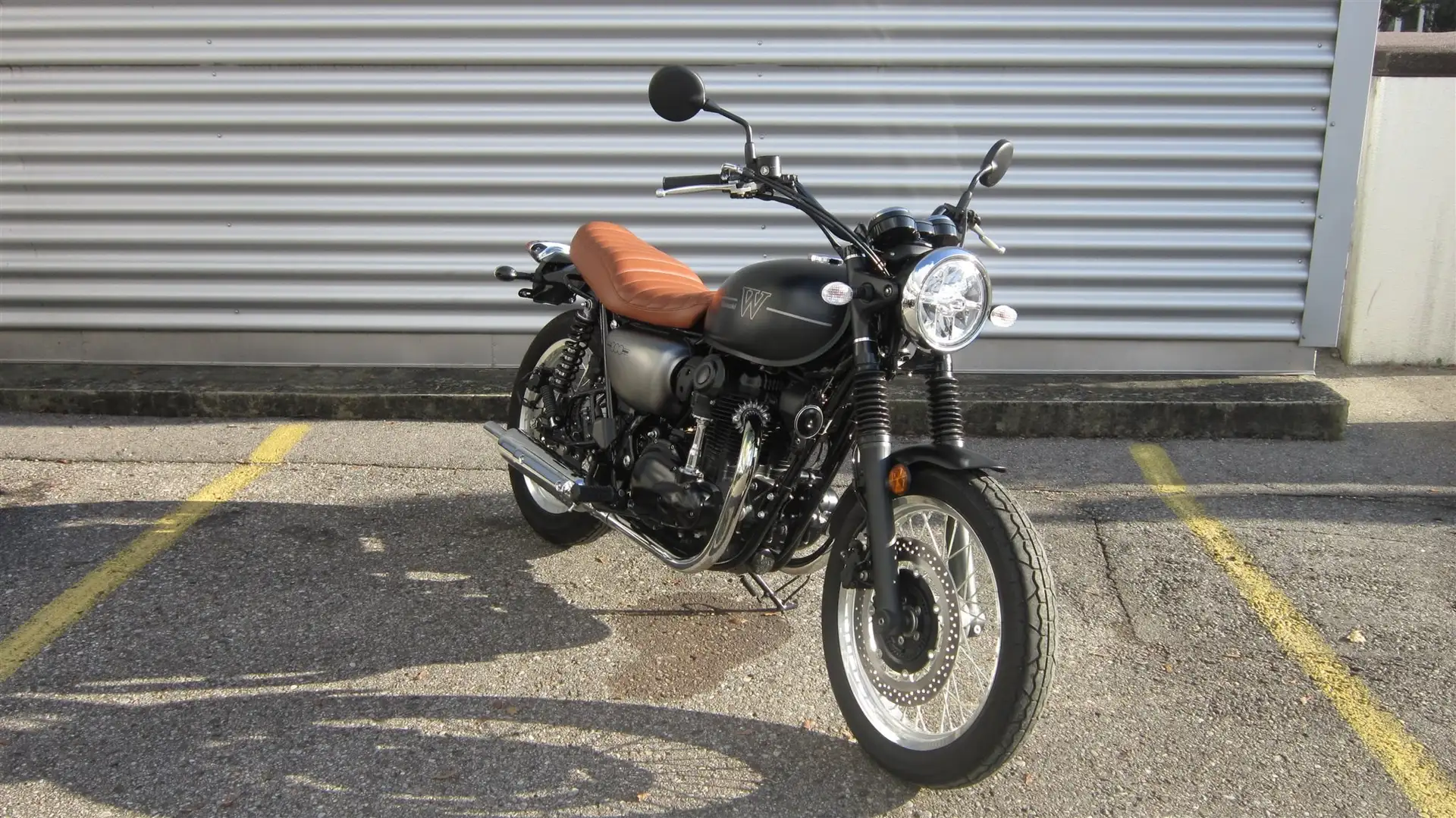 Kawasaki W 800 -- TOP Zustand -- Sondermodell -- Negro - 2