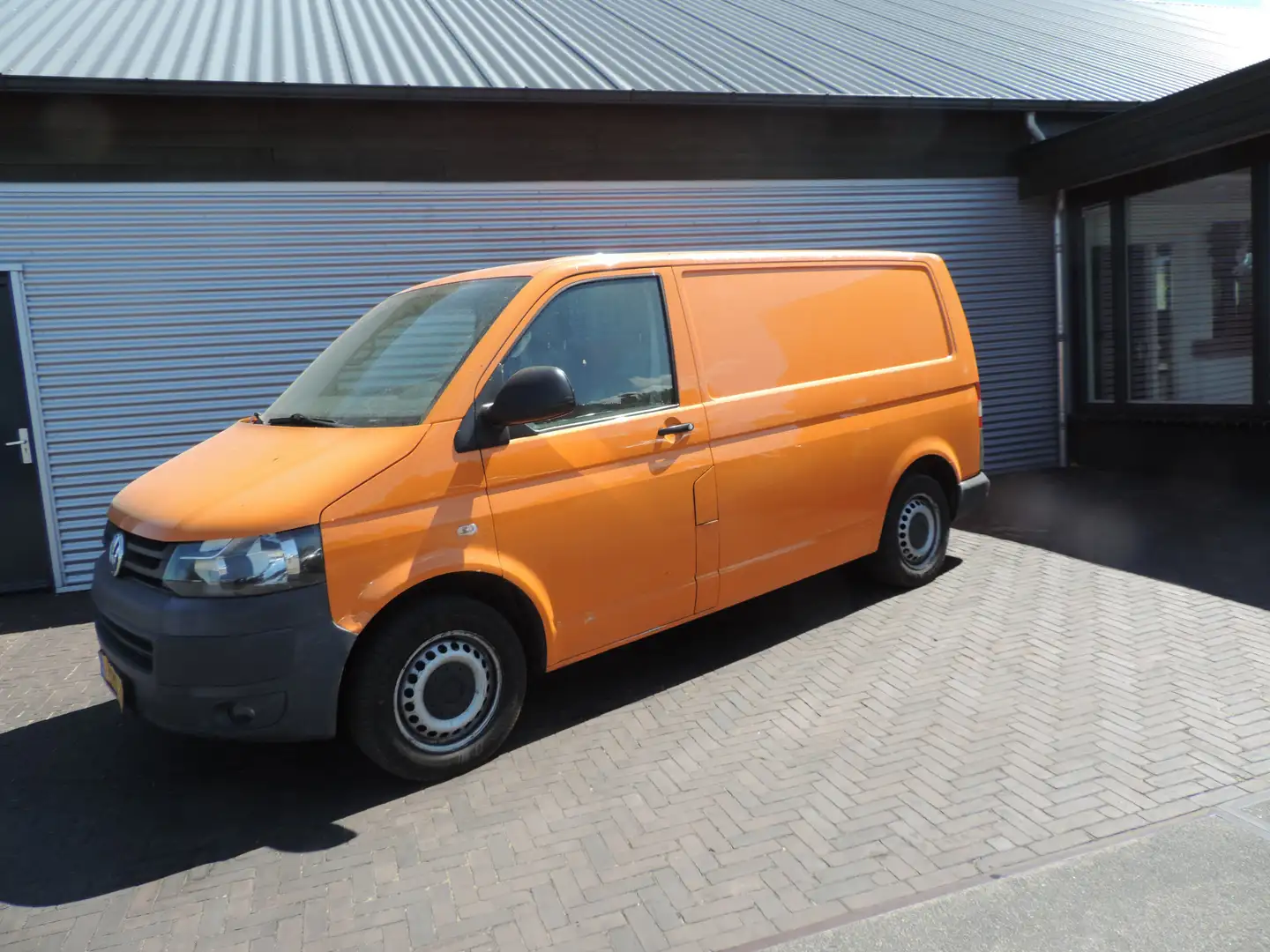 Volkswagen T5 Transporter 2.0 TDI L1H1 Oranje - 2