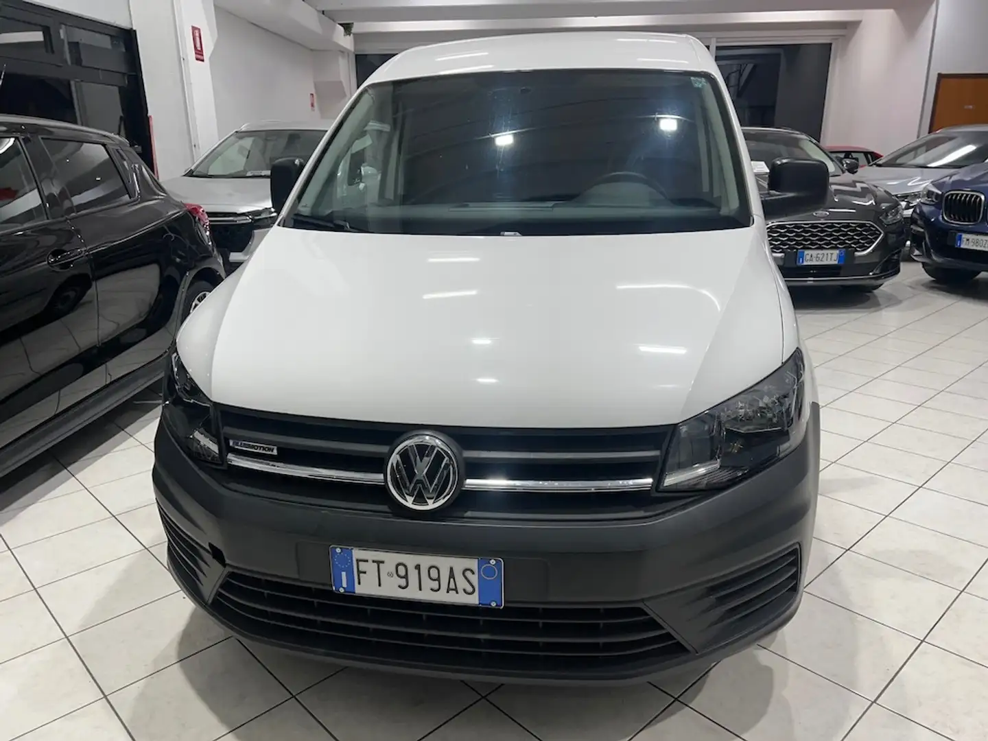 Volkswagen Caddy 1,4 TGI 110 CV METANO VAN IVA ESCLUSA Bianco - 2