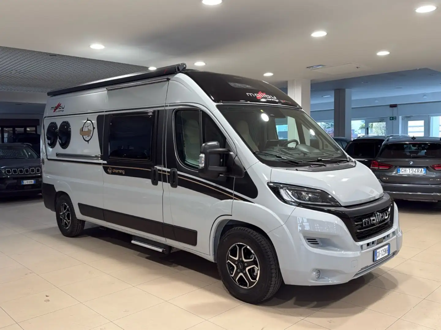 Caravans-Wohnm Carthago Malibu Van DiversityGT SkyView 600 DB K Automatico Gris - 2