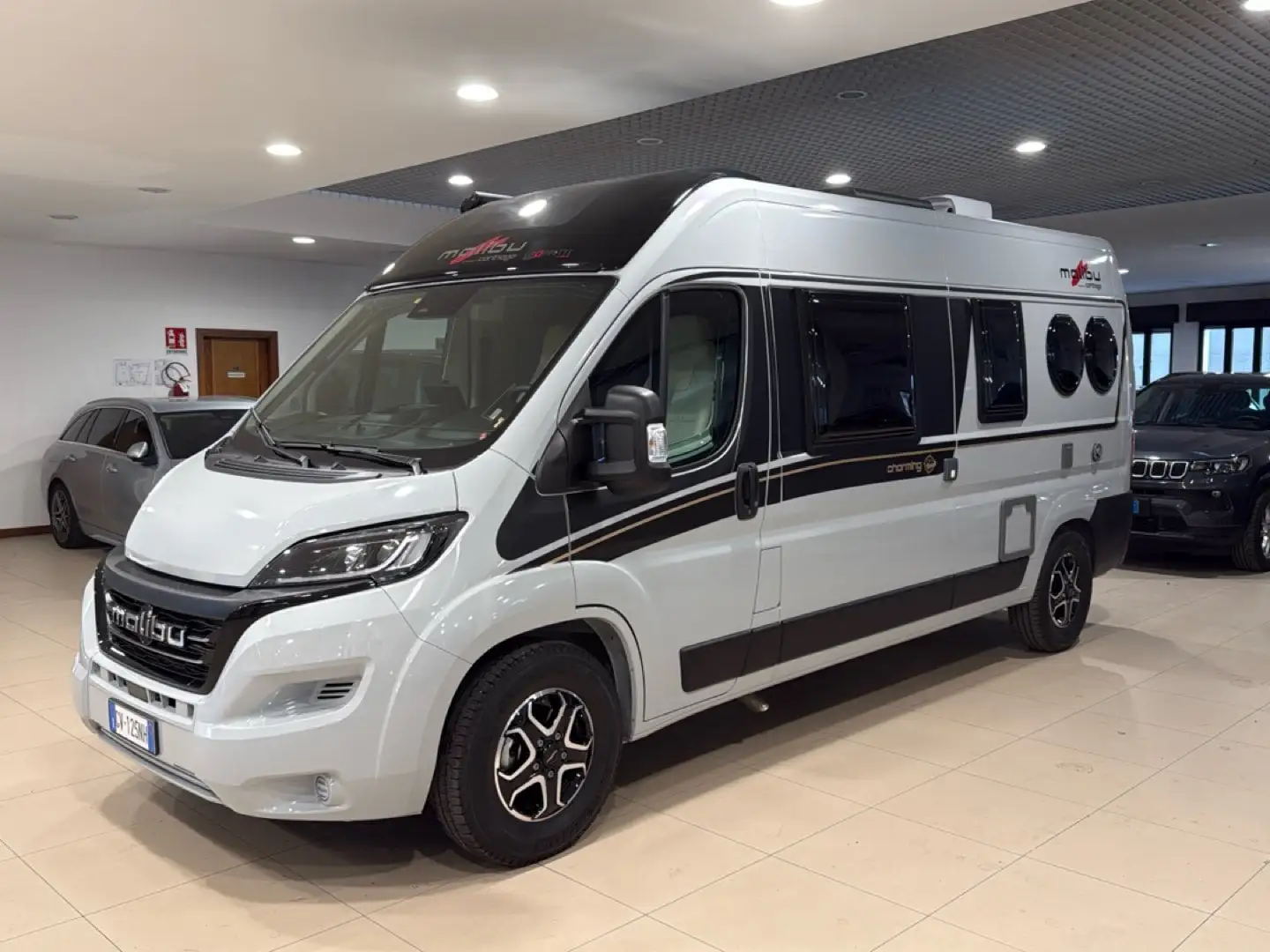 Caravans-Wohnm Carthago Malibu Van DiversityGT SkyView 600 DB K Automatico Gris - 1