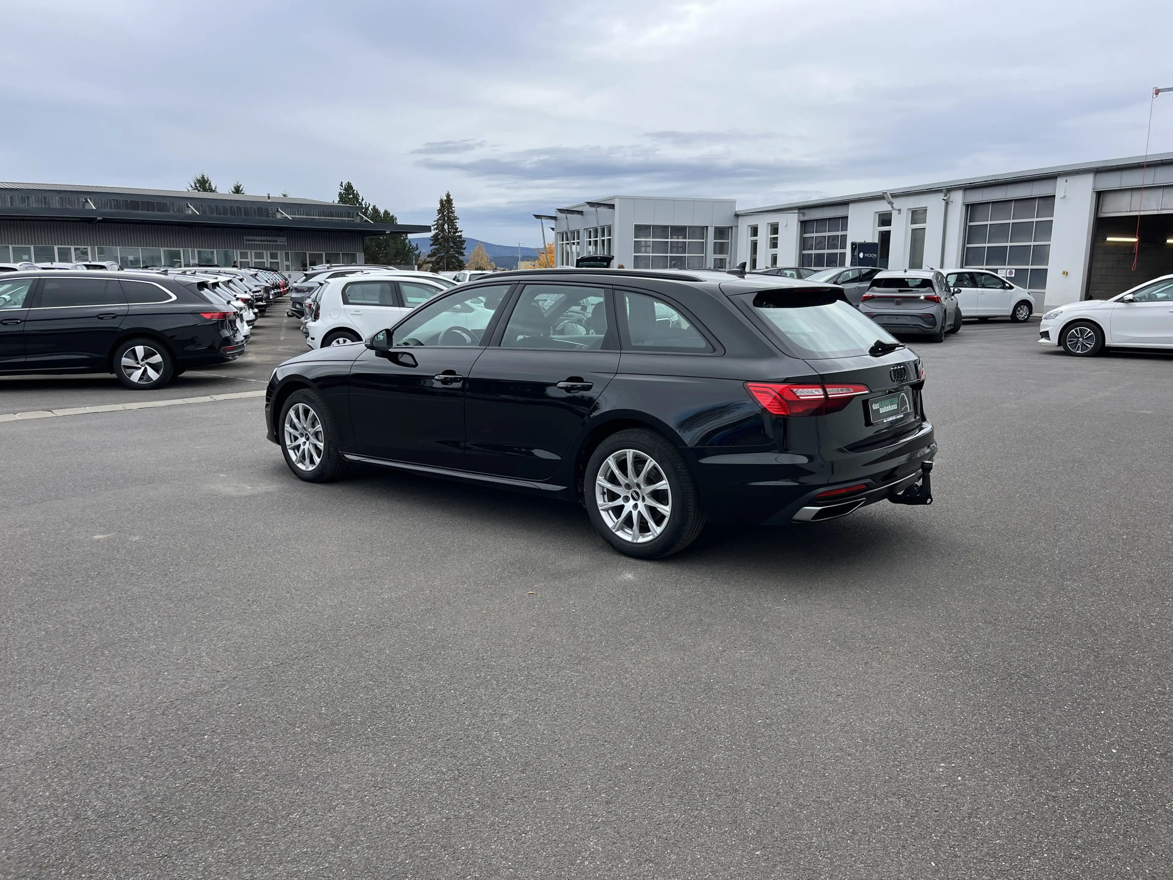 Audi A4 Avant 40 2.0 TDI quattro S tronic Blackline 144€ — photo 11