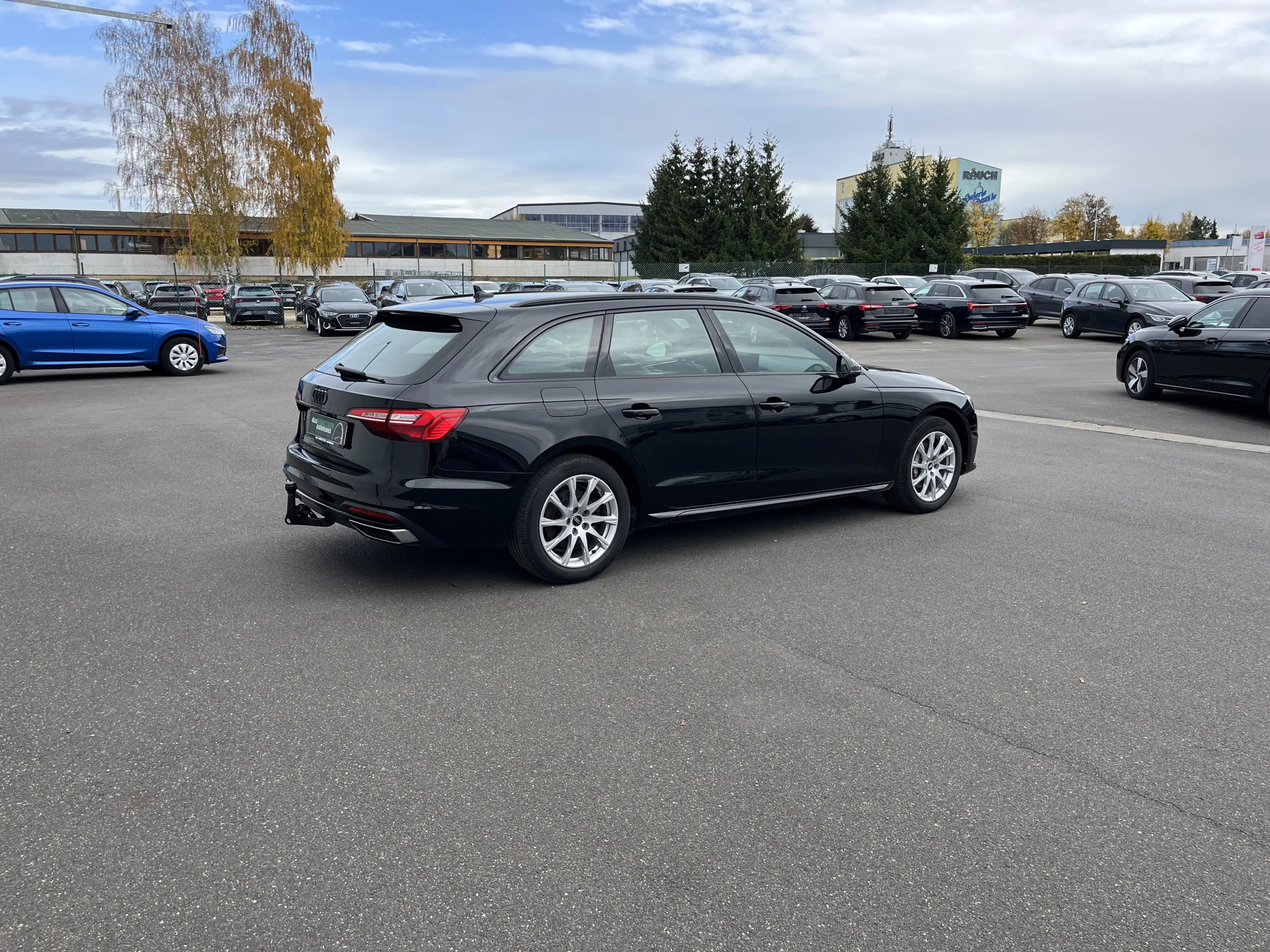Audi A4 Avant 40 2.0 TDI quattro S tronic Blackline 144€ — photo 8