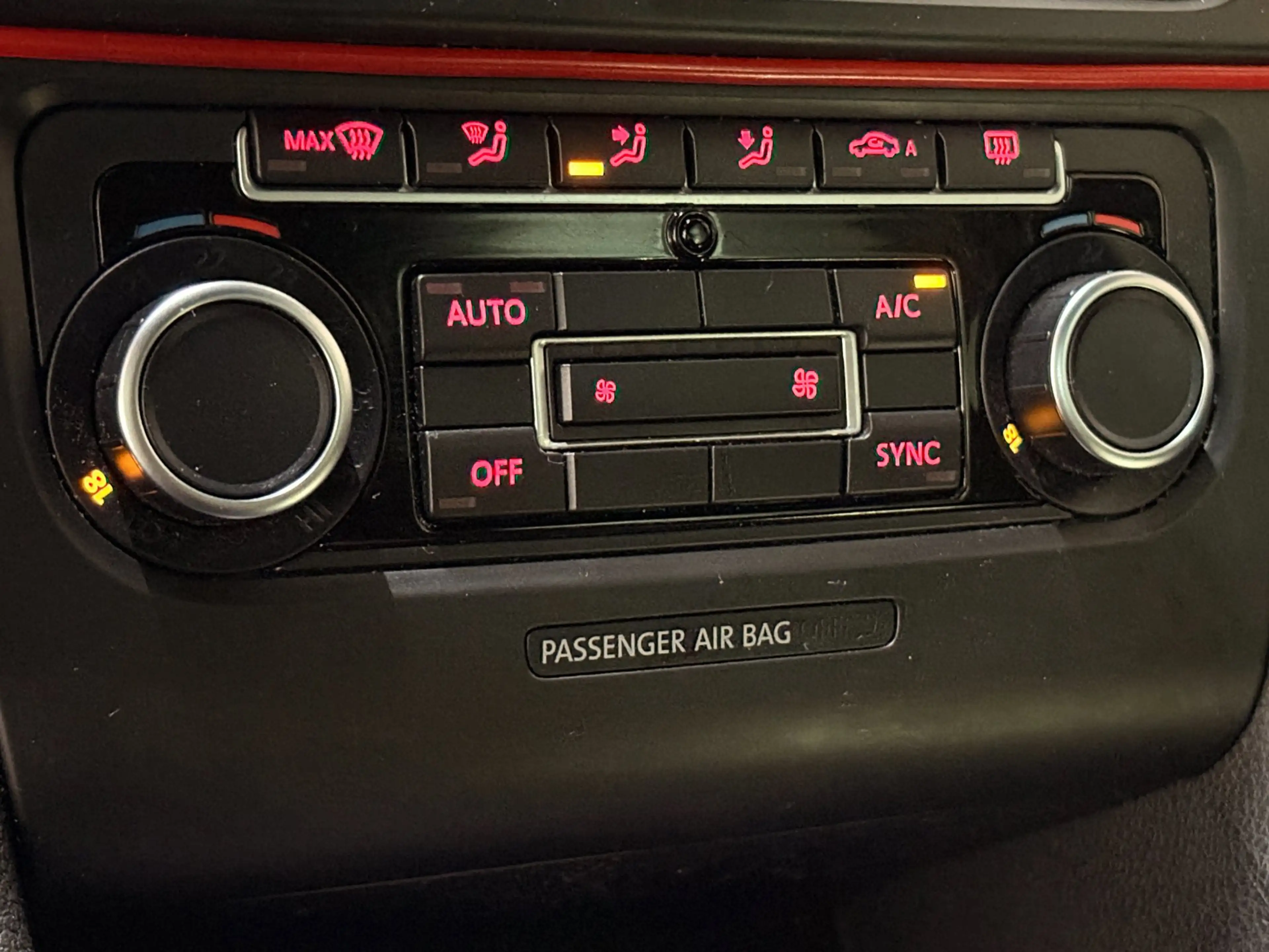 Volkswagen Golf 1.2 TSI Highline BlueMotion Camera PDC — photo 23