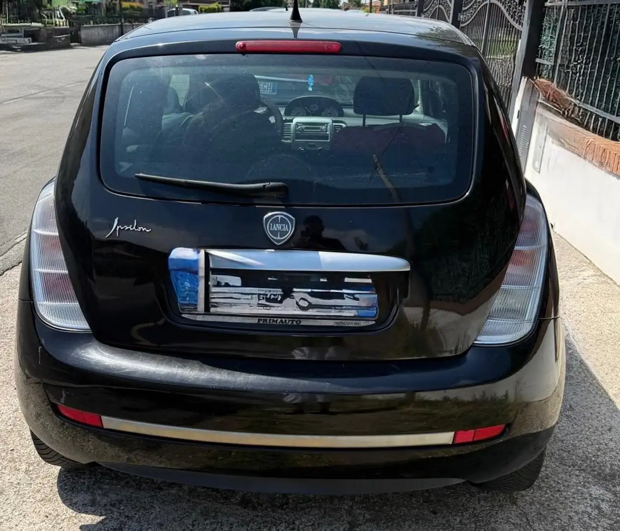 Lancia Ypsilon Ypsilon II 2007 1.3 mjt 16v MomoDesign (sport) dpf Schwarz - 2