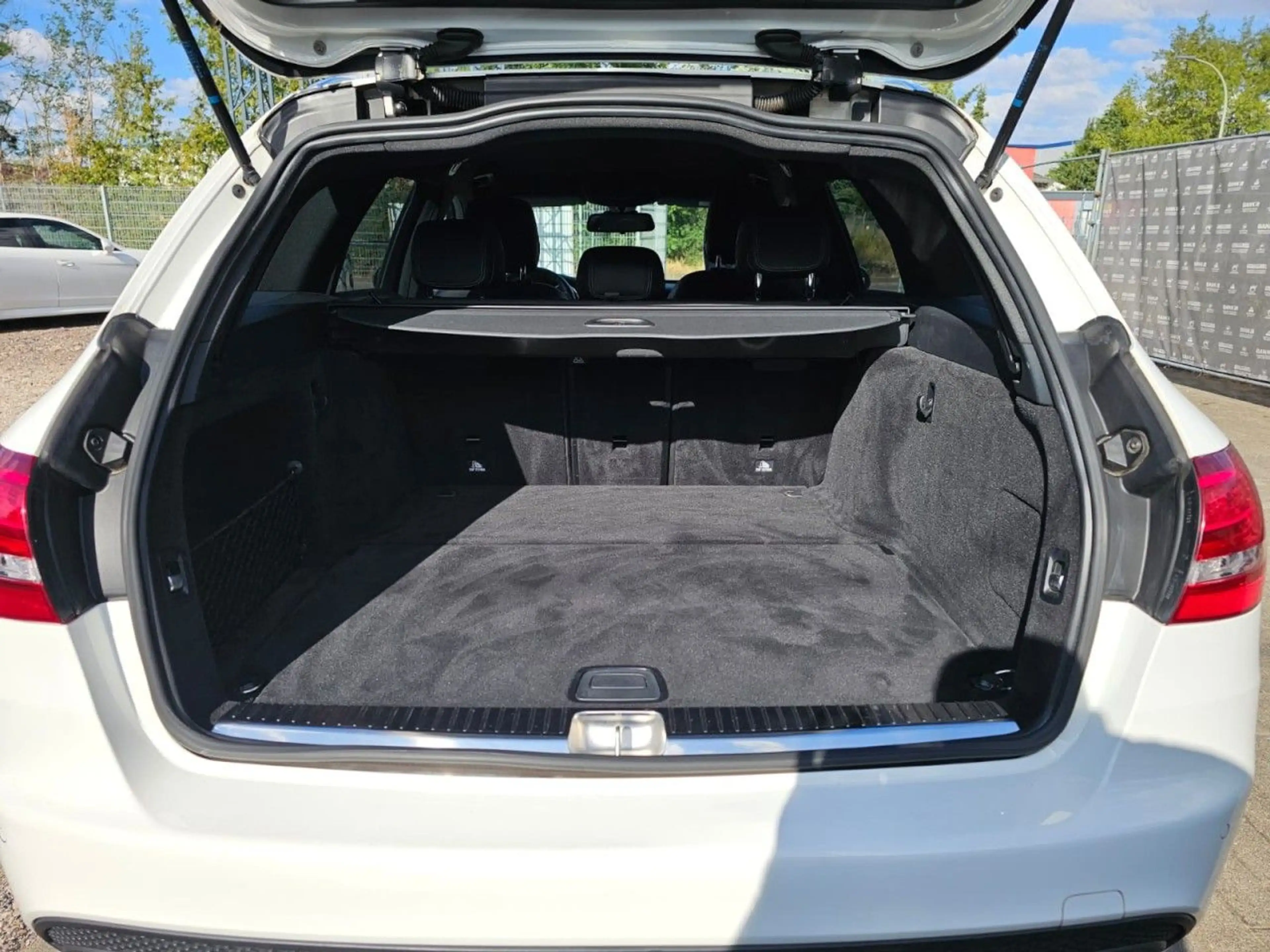 Mercedes-Benz C 250 C250 T AMG-LINE BURMESTER LED LEDER AUTOM NAVI — photo 11