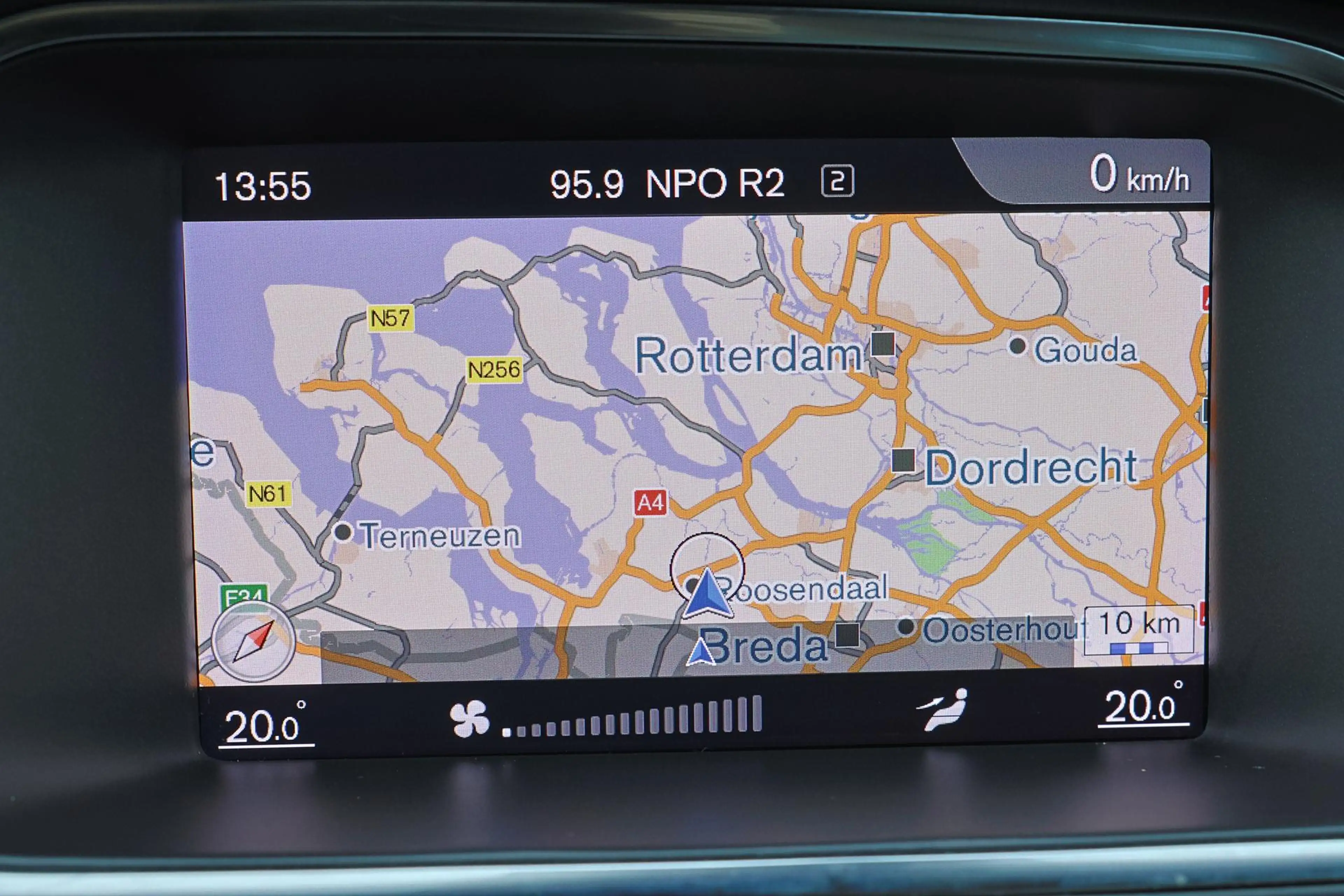 Volvo V40 T2 NordicPlus - Parkeercamera achter - Parkeersens — photo 7