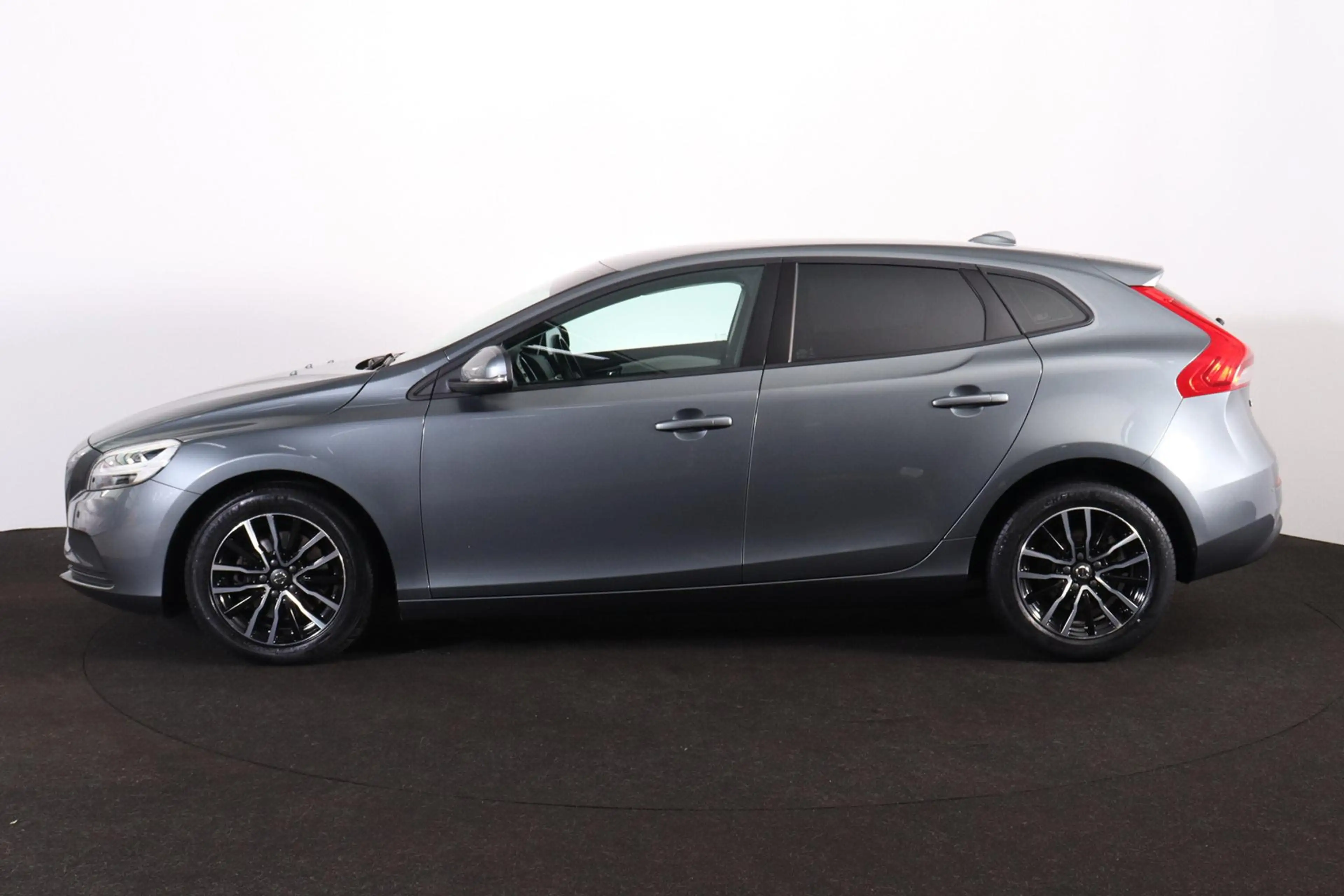 Volvo V40 T2 NordicPlus - Parkeercamera achter - Parkeersens — photo 3