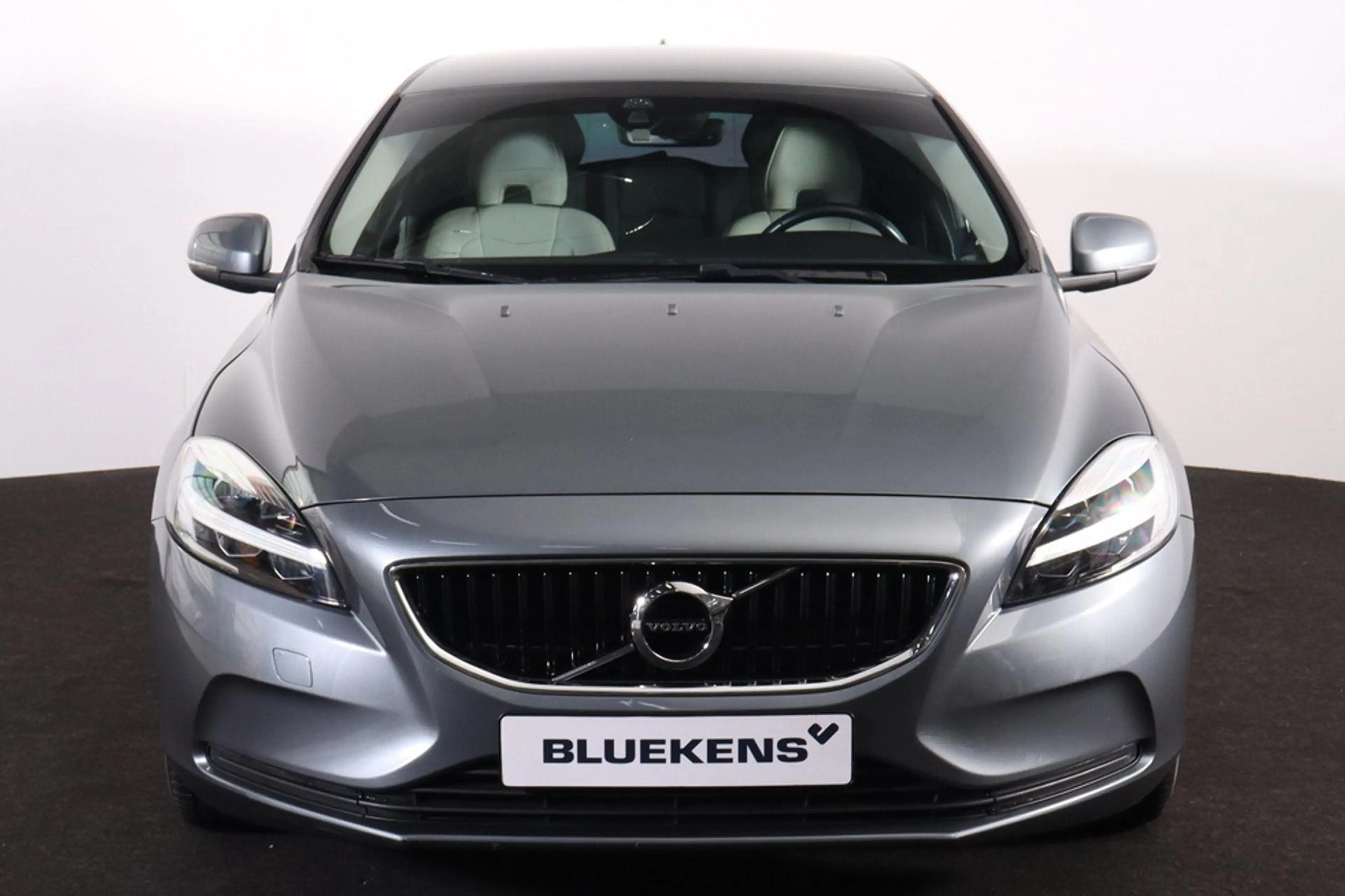 Volvo V40 T2 NordicPlus - Parkeercamera achter - Parkeersens — photo 2