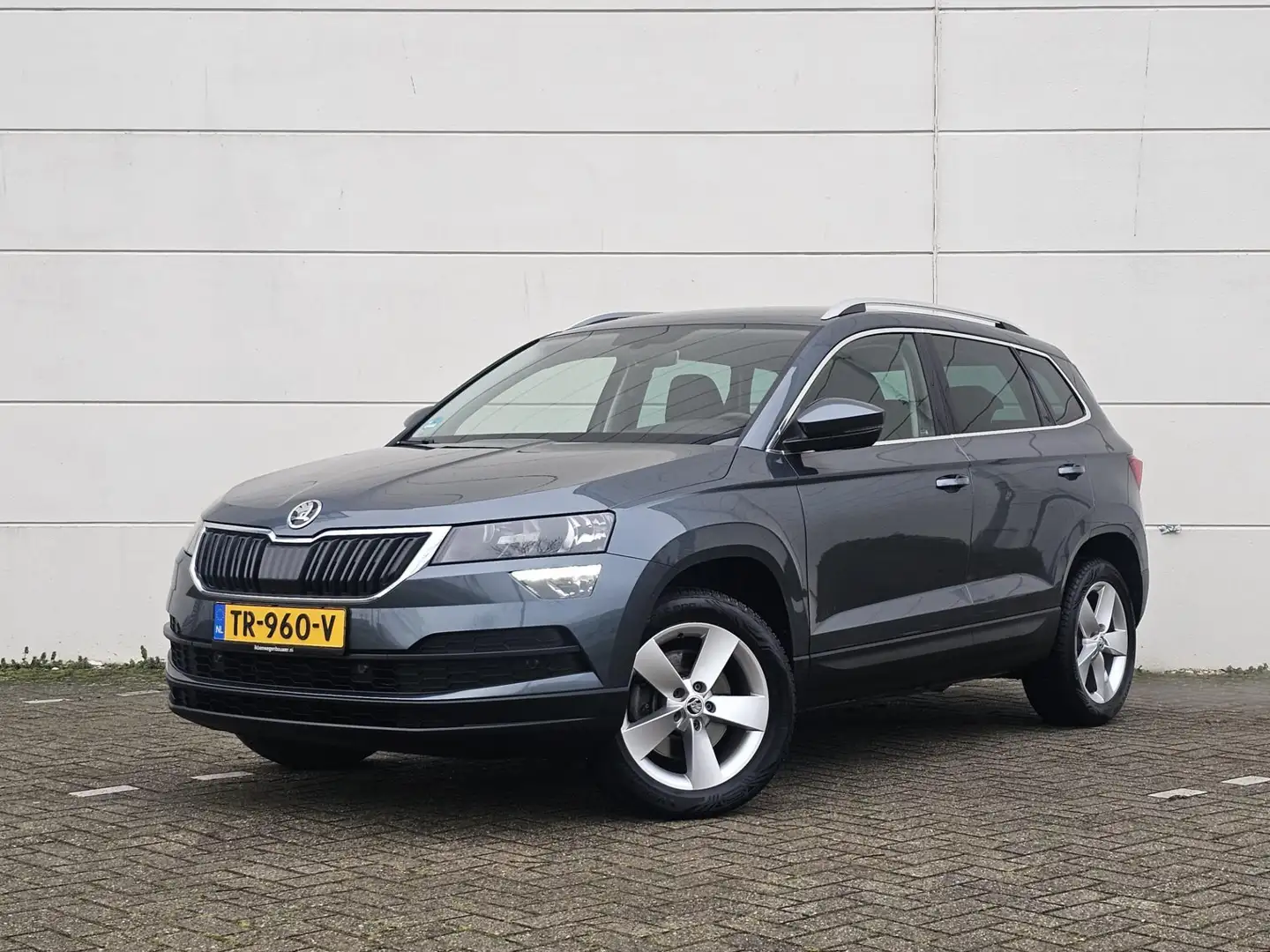 Skoda Karoq 1.6 TDI 116pk EX-BPM/EX-BTW |Navi|ACC|LMV| Grijs - 1