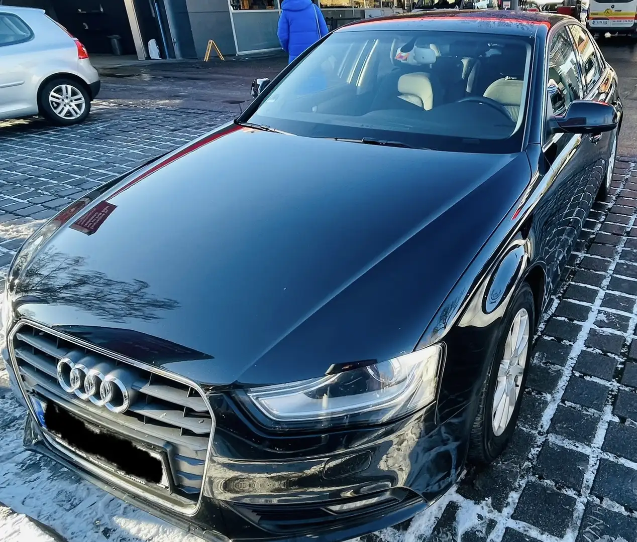 Audi A4 A4 1.8 TFSI Attraction Schwarz - 1
