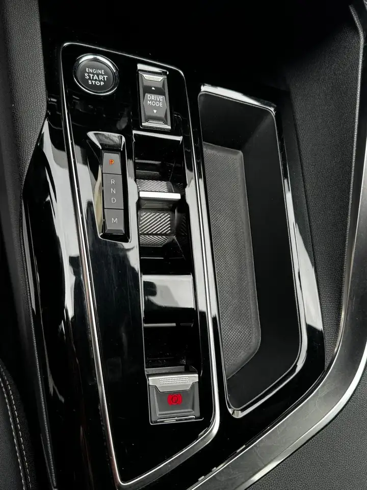 Peugeot 3008 BlueHDI 130 S&S EAT8 GT aut. #cl19" #tettoapribile 26