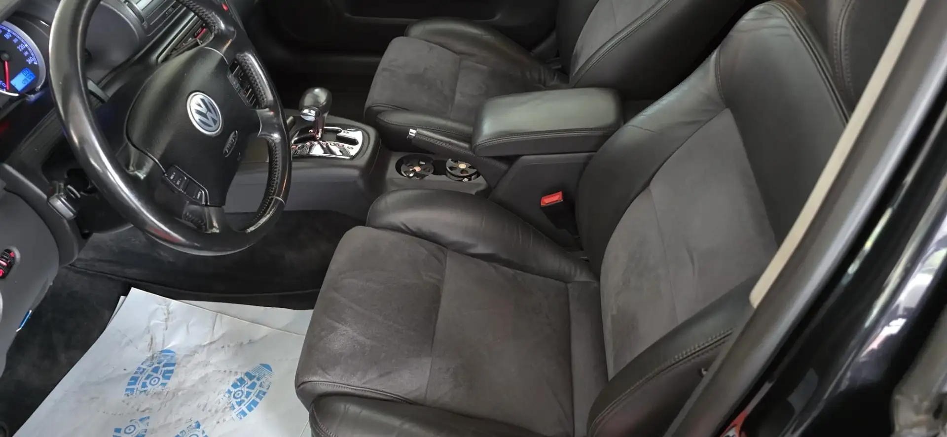 Volkswagen Passat Variant Var. Cool Highl. 2,5 V6 TDI Tip. Highline - 2